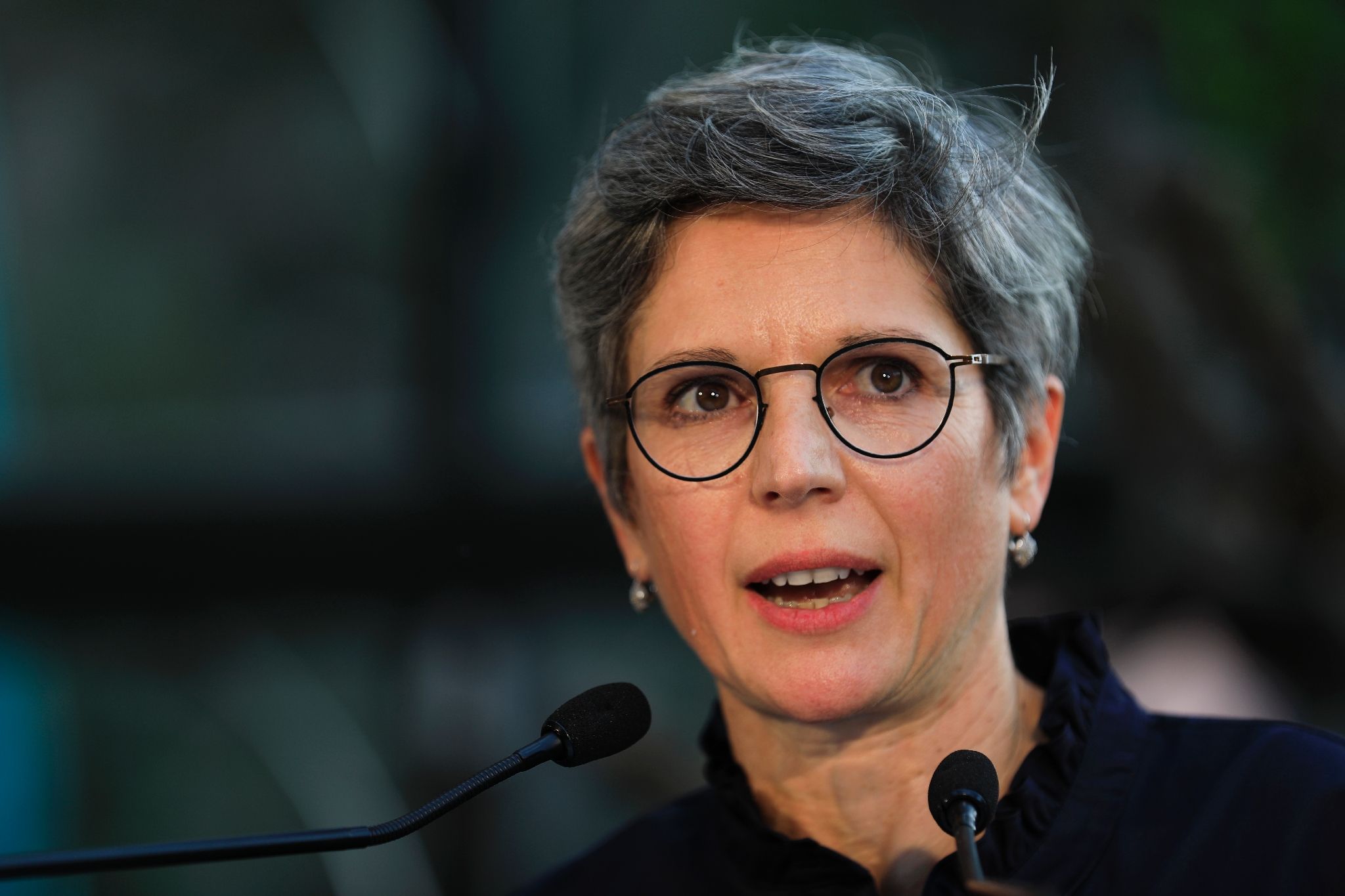 Madame Le Juge Ou Madame La Juge Sandrine Rousseau : "madame la juge" ne rit pas, et c'est glaçant, par  Abnousse Shalmani - L'Express
