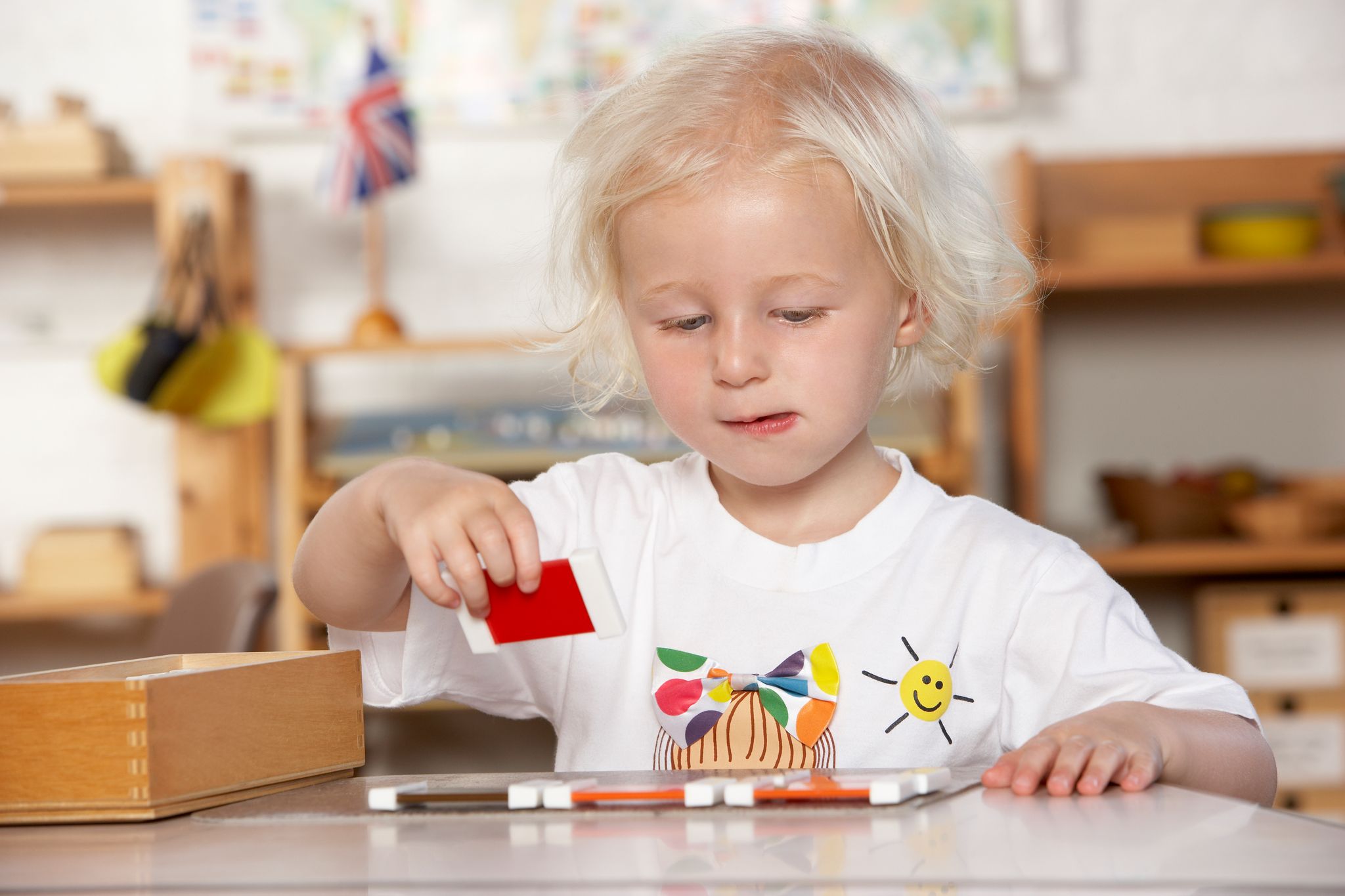 La méthode Montessori : quels jeux proposer à bébé ?, Autour de bébé