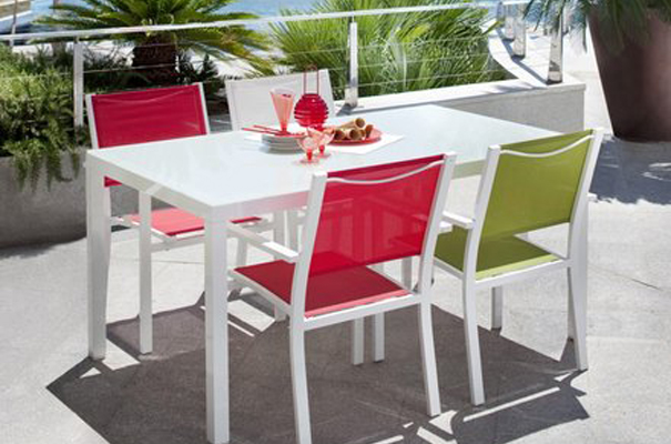 Carrefour : ensemble de jardin 1 table + 4 fauteuils à 34,90 €