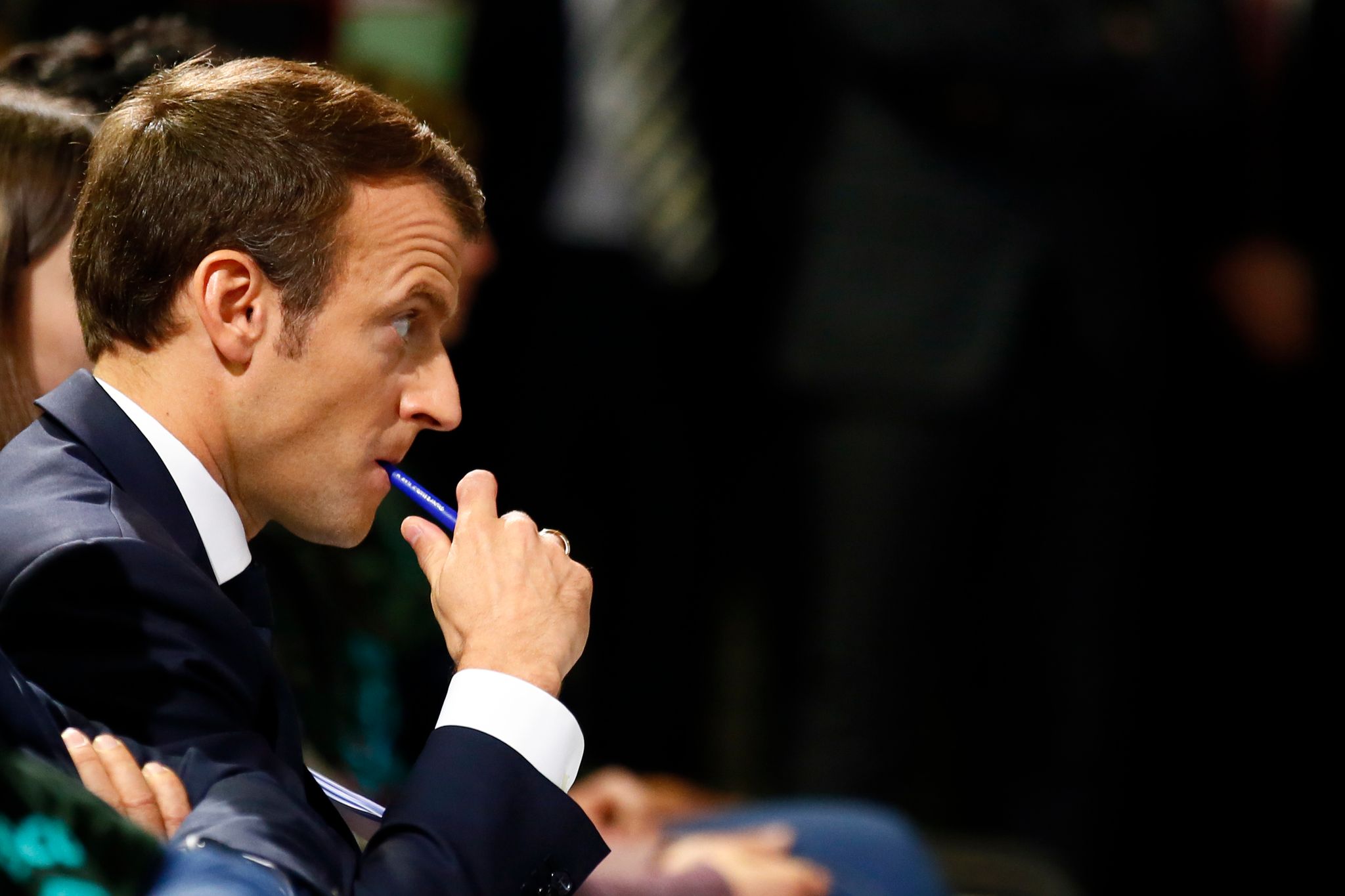 emmanuel macron cigarette Face aux critiques, Macron s'explique dimanche soir sur TF1 – L'Express