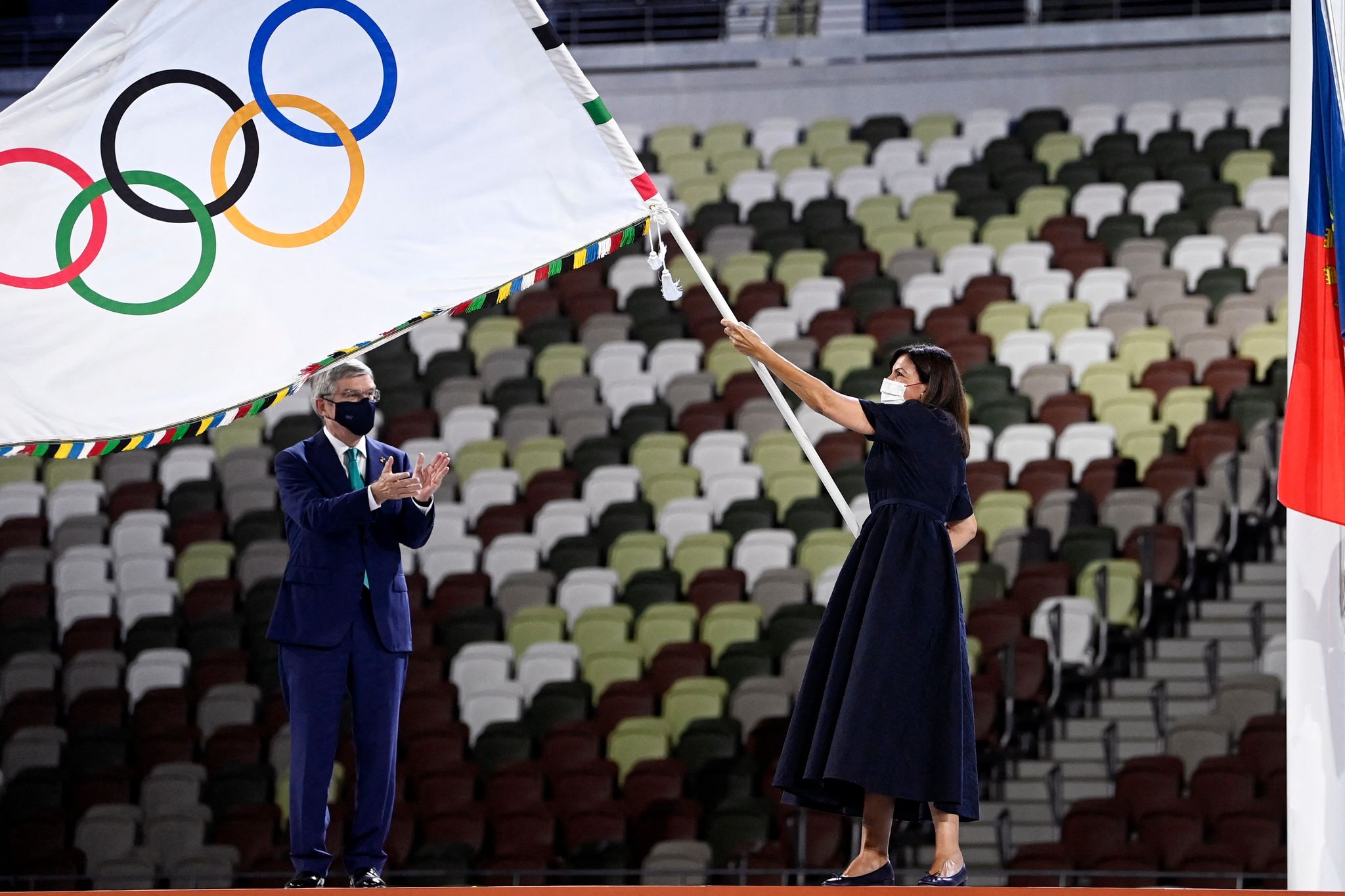 JO de Paris 2024 : le drapeau qui devait être hissé sur la Tour