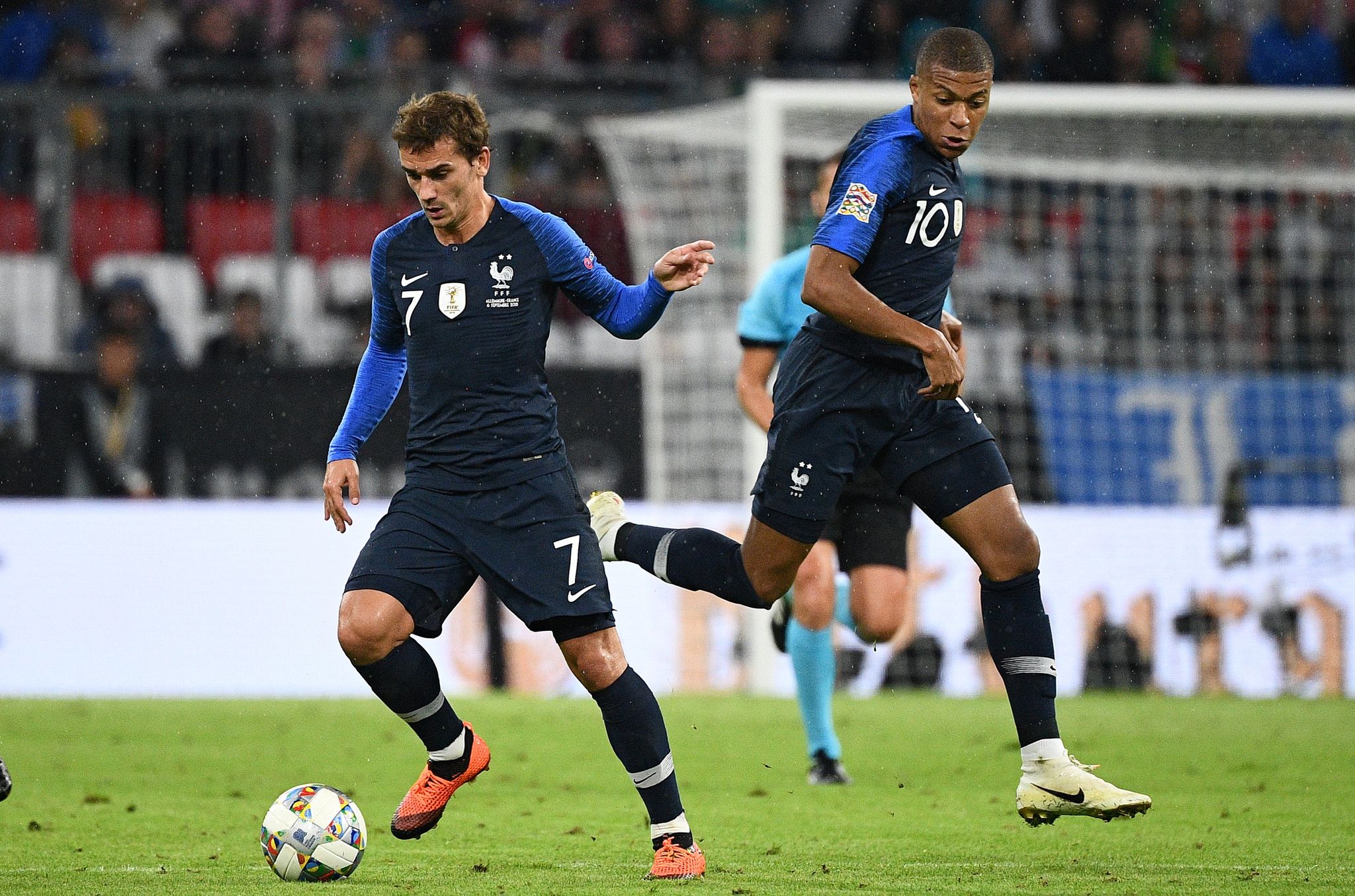 Les Bleus champions du monde : Griezmann et Mbappé candidats au Ballon d'or  - Le Parisien