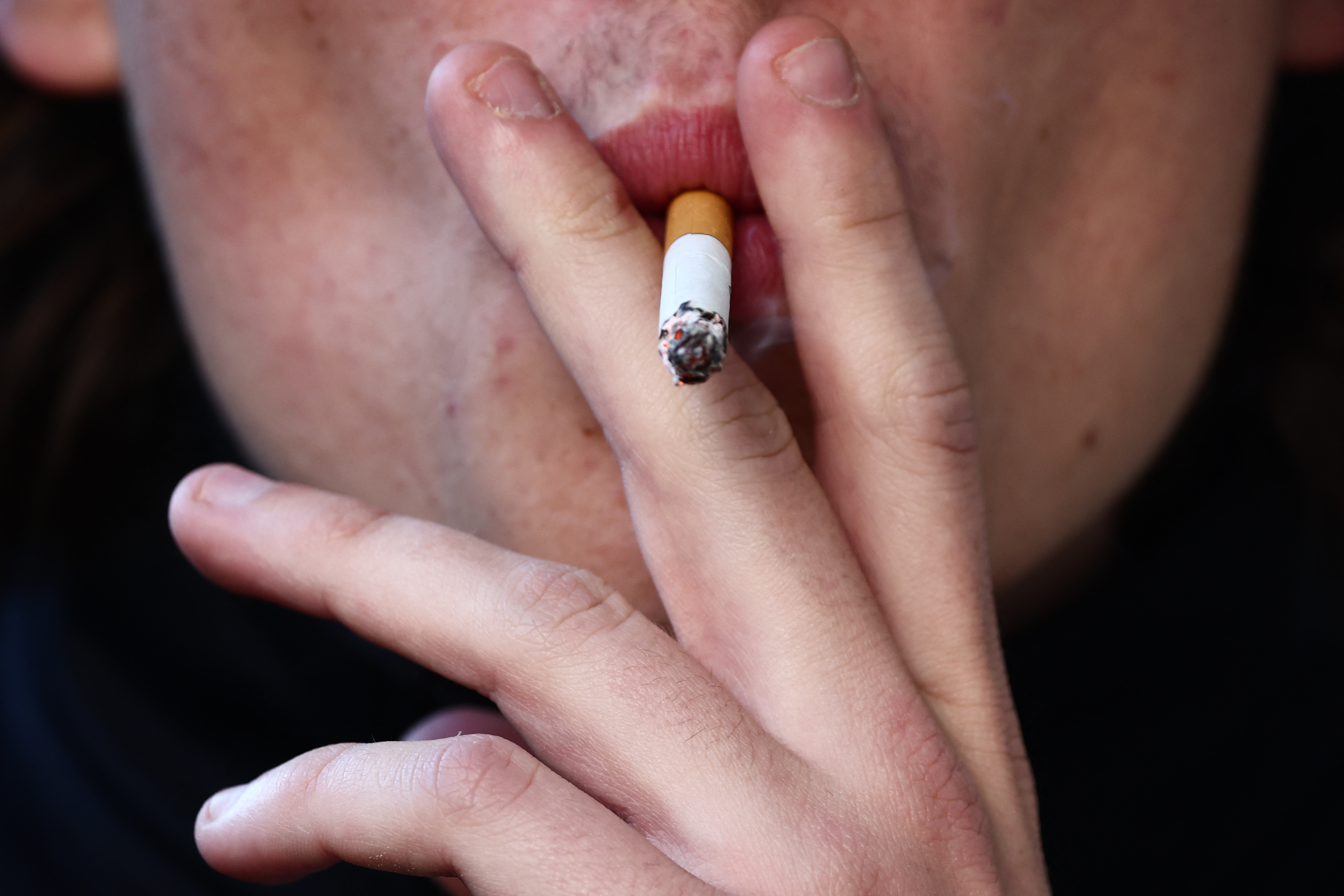 elfbar nachfüll pod läuft aus Élisabeth Borne va interdire les cigarettes électroniques «puffs» main image 1