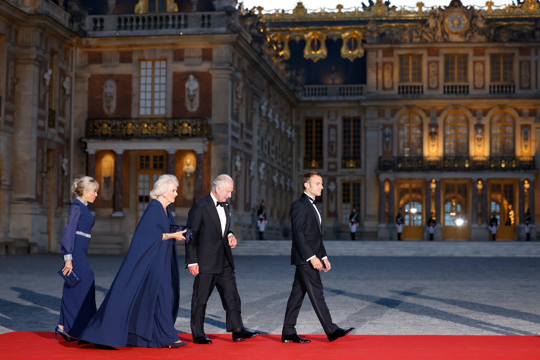 Visite de Charles III: dîner fastueux à Versailles après les Champs-Elysées  – L'Express