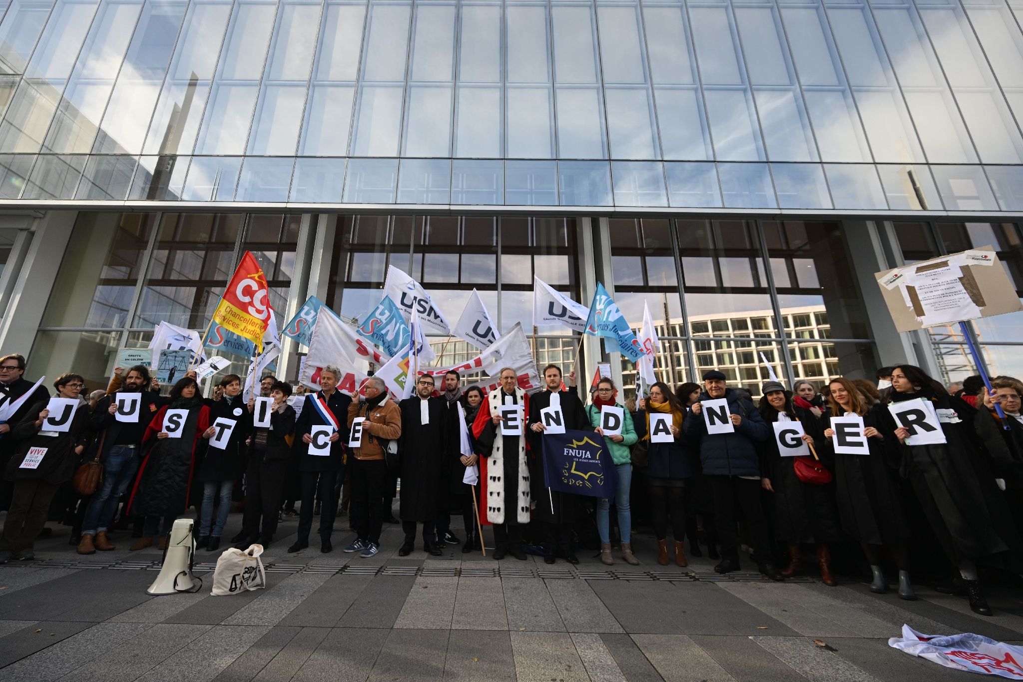 Journ e d action de magistrats avocats et greffiers contre