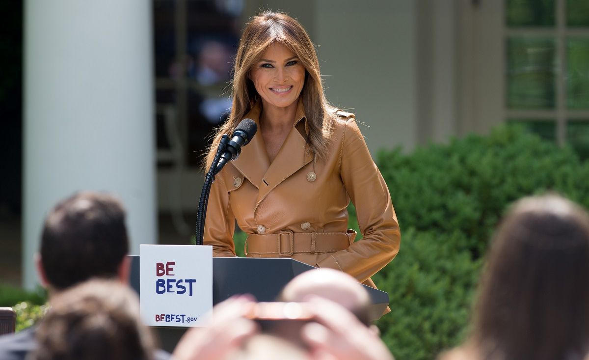 Melania Trump critique les réseaux sociaux devant son mari