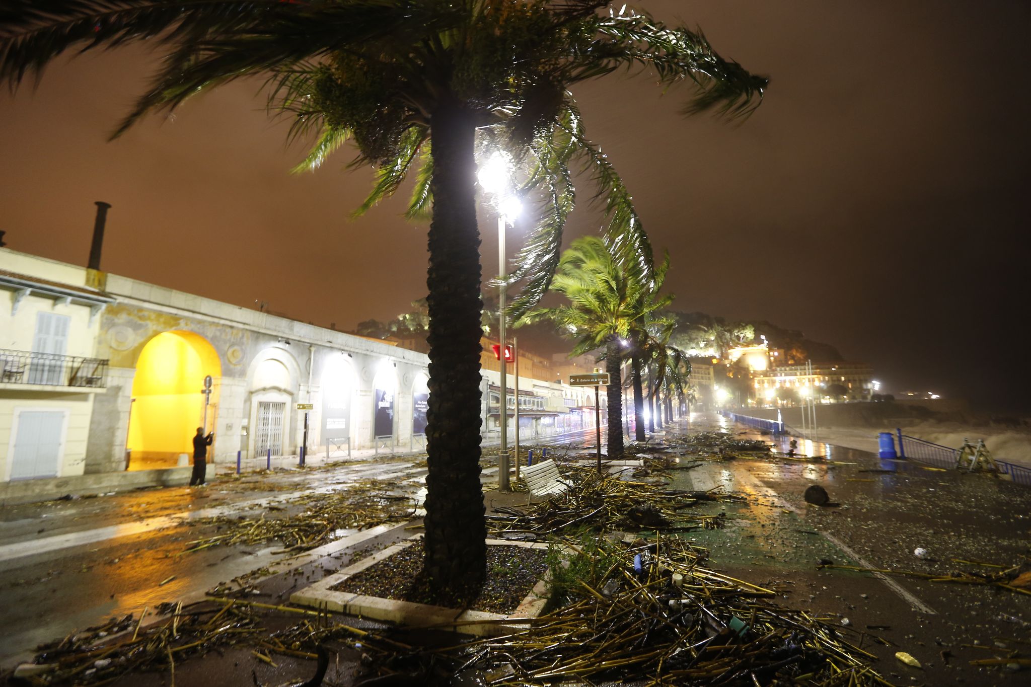 Nice : la Ville ferme le trottoir sud de la Promenade des Anglais