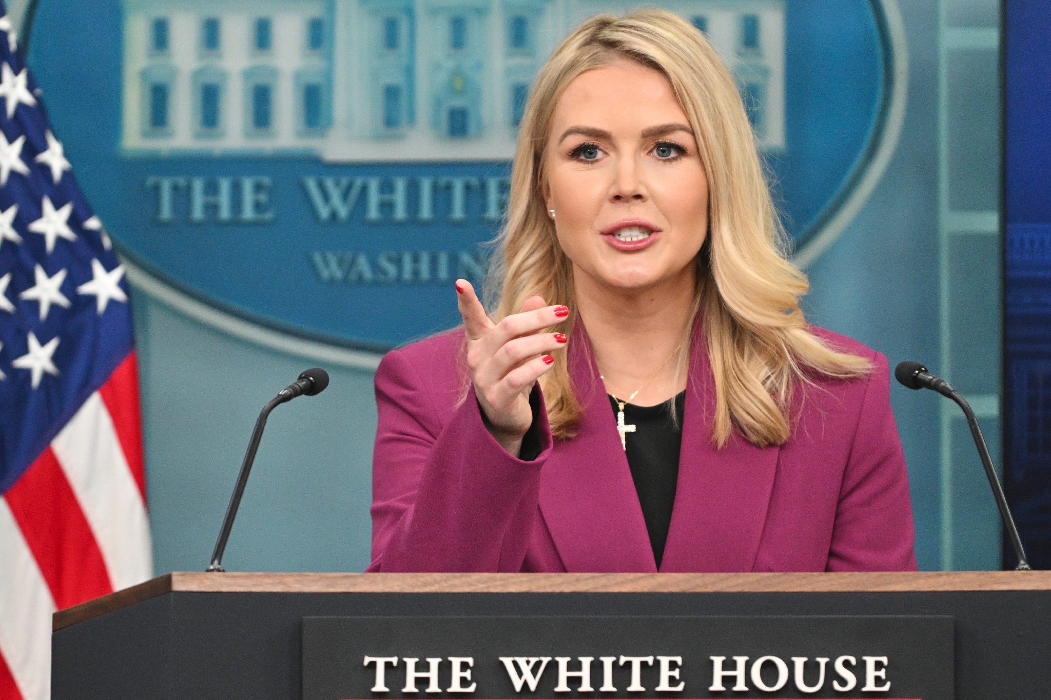 Après le gel des subventions, l'administration Trump encourage le départ  des fonctionnaires – L'Express