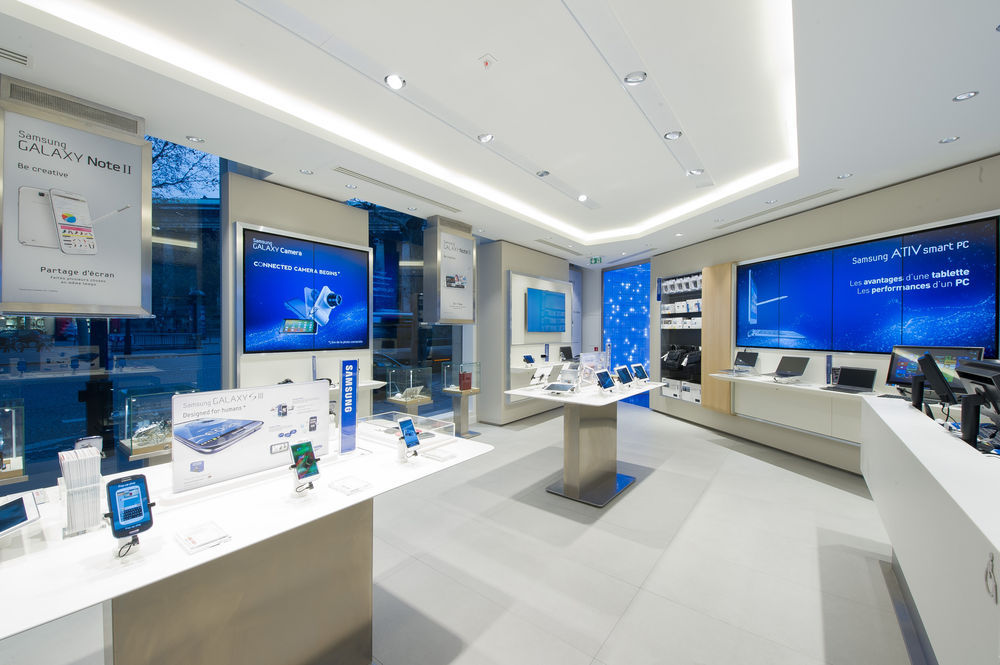 VIDEO. Le Samsung Mobile Store rivalise-t-il avec les Apple Stores? –  L'Express