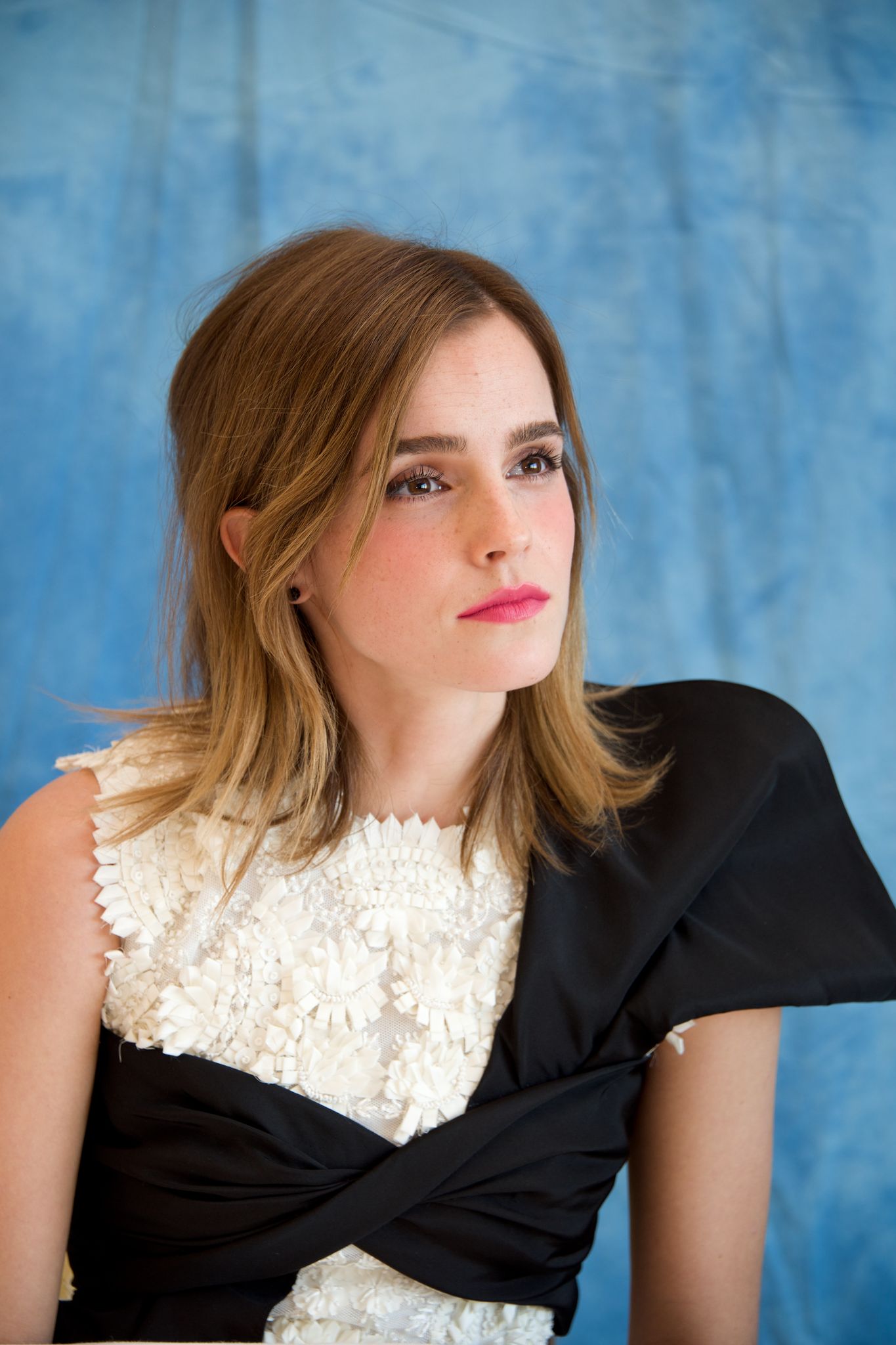 VIDÉO. Emma Watson, seins nus dans Vanity Fair, est 