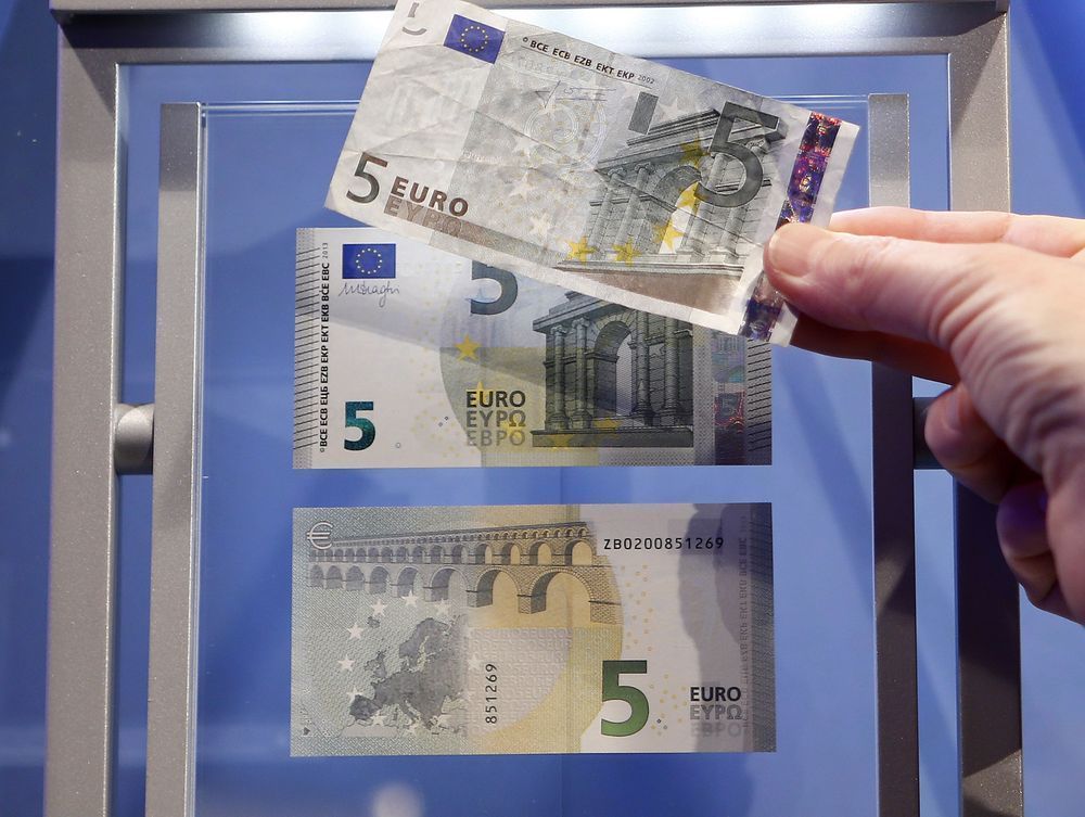 Et si le nouveau billet de 5 euros était un objet sensuel ? –