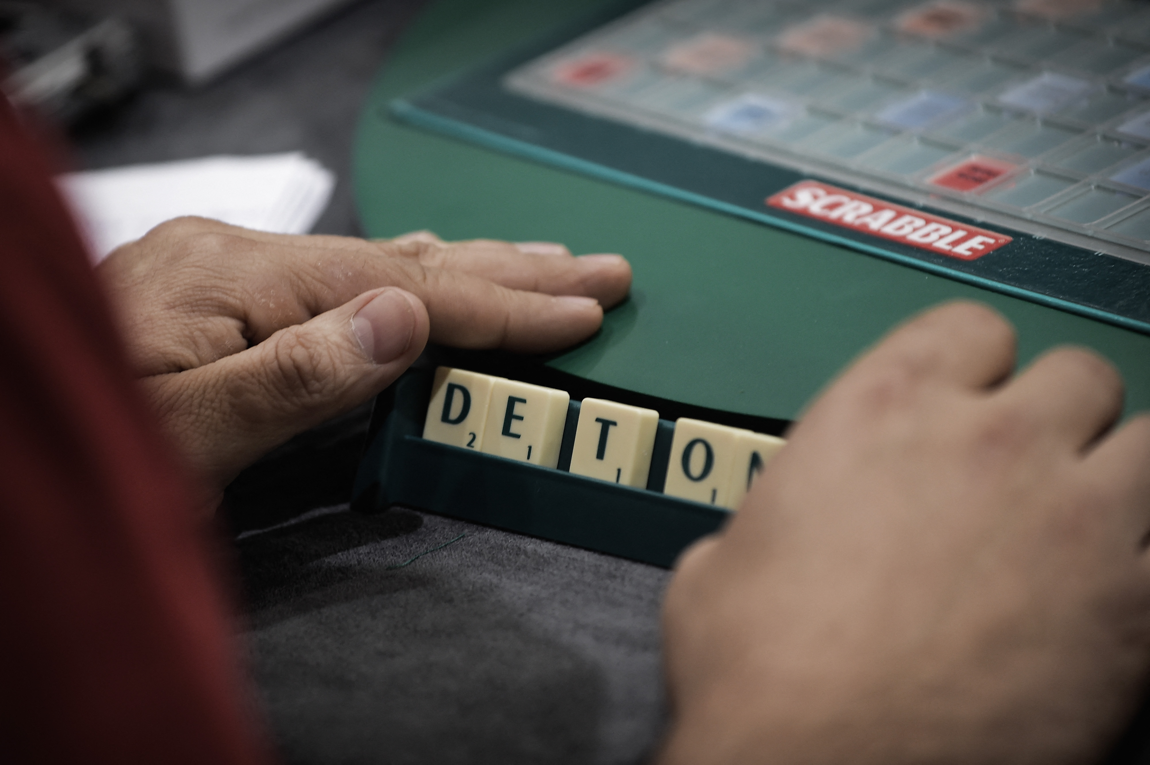 Au Scrabble, 62 mots interdits pour des « raisons éthiques »