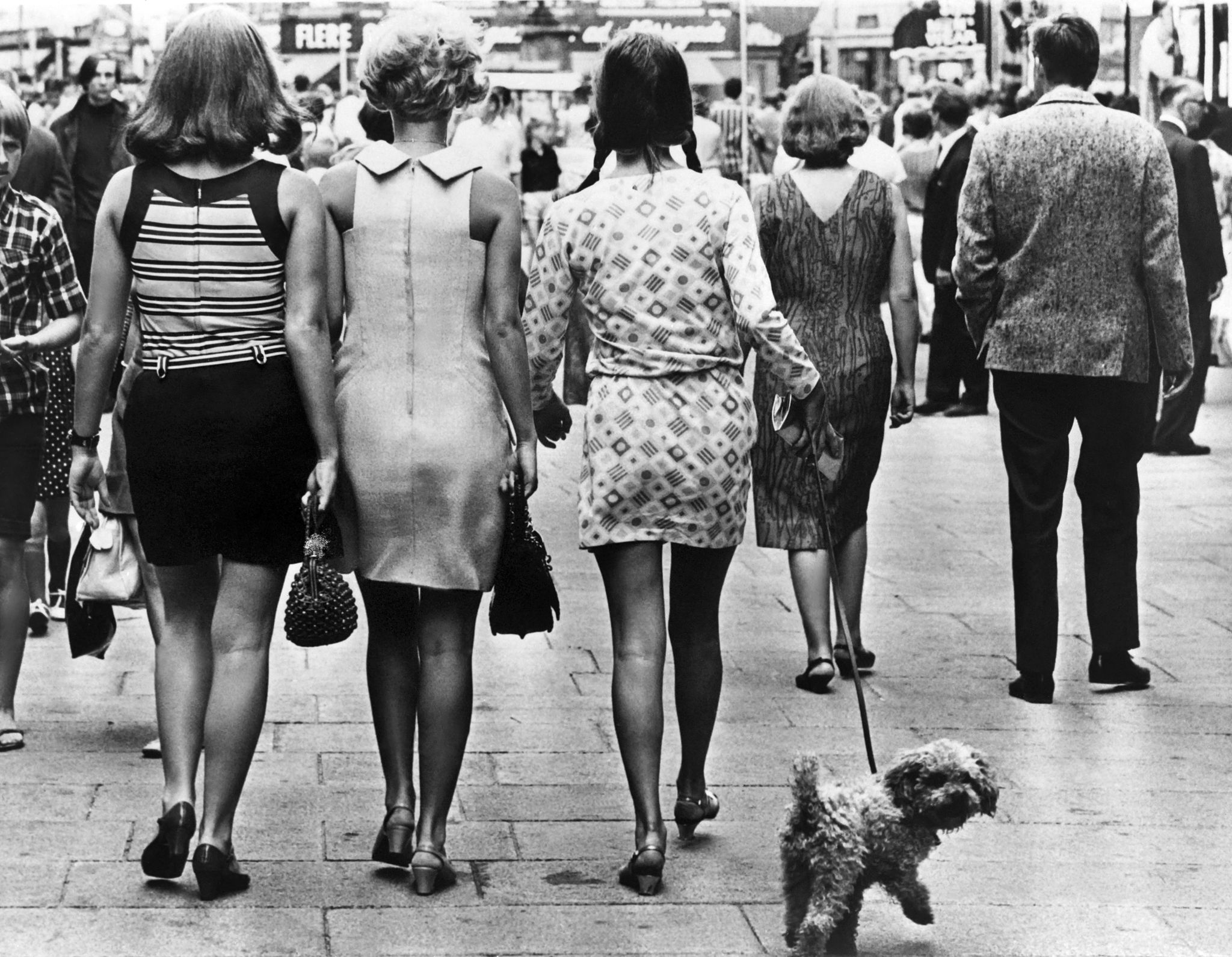 La mini-jupe, scandaleuse des sixties, devenue un basique – L'Express