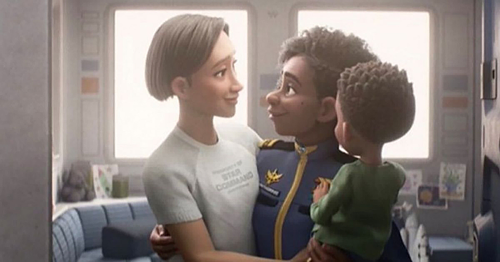 Buzz l'Eclair : Disney restaure une scène gay suite aux critiques des  employés de Pixar