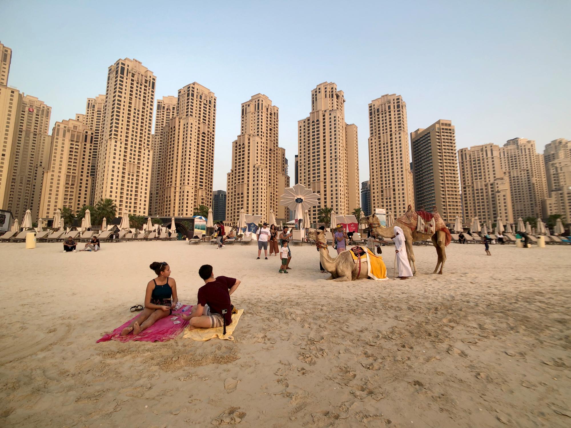 Купаться в дубае в марте. Jumeirah Beach Residence Дубай.