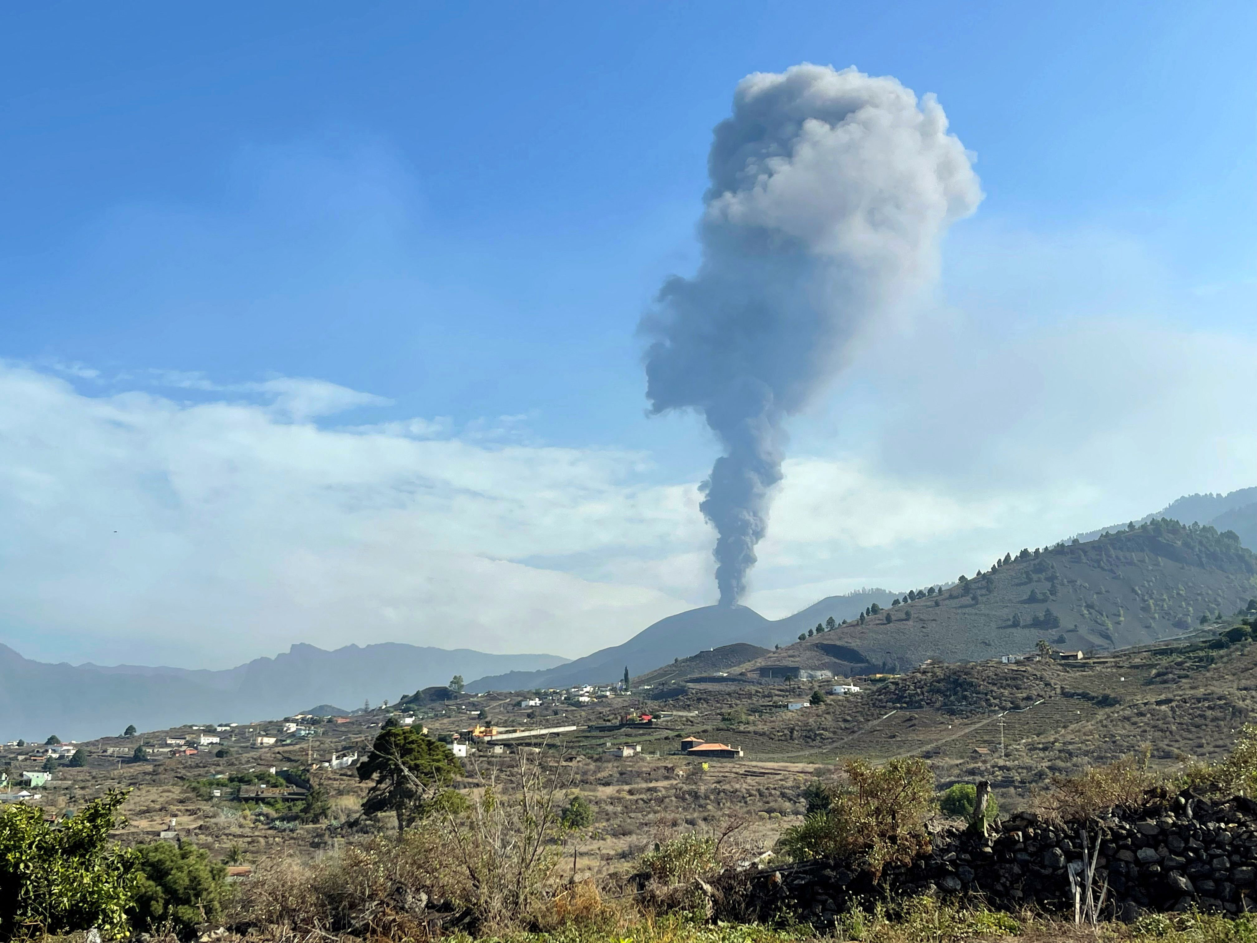 Volcan En Eruption Aux Canaries Apres La Lave Et Les Cendres La Crainte Des Gaz Toxiques Liberation Volcan En Eruption Aux Canaries Apres La Lave Et Les Cendres La Crainte Des Gaz Toxiques Liberation