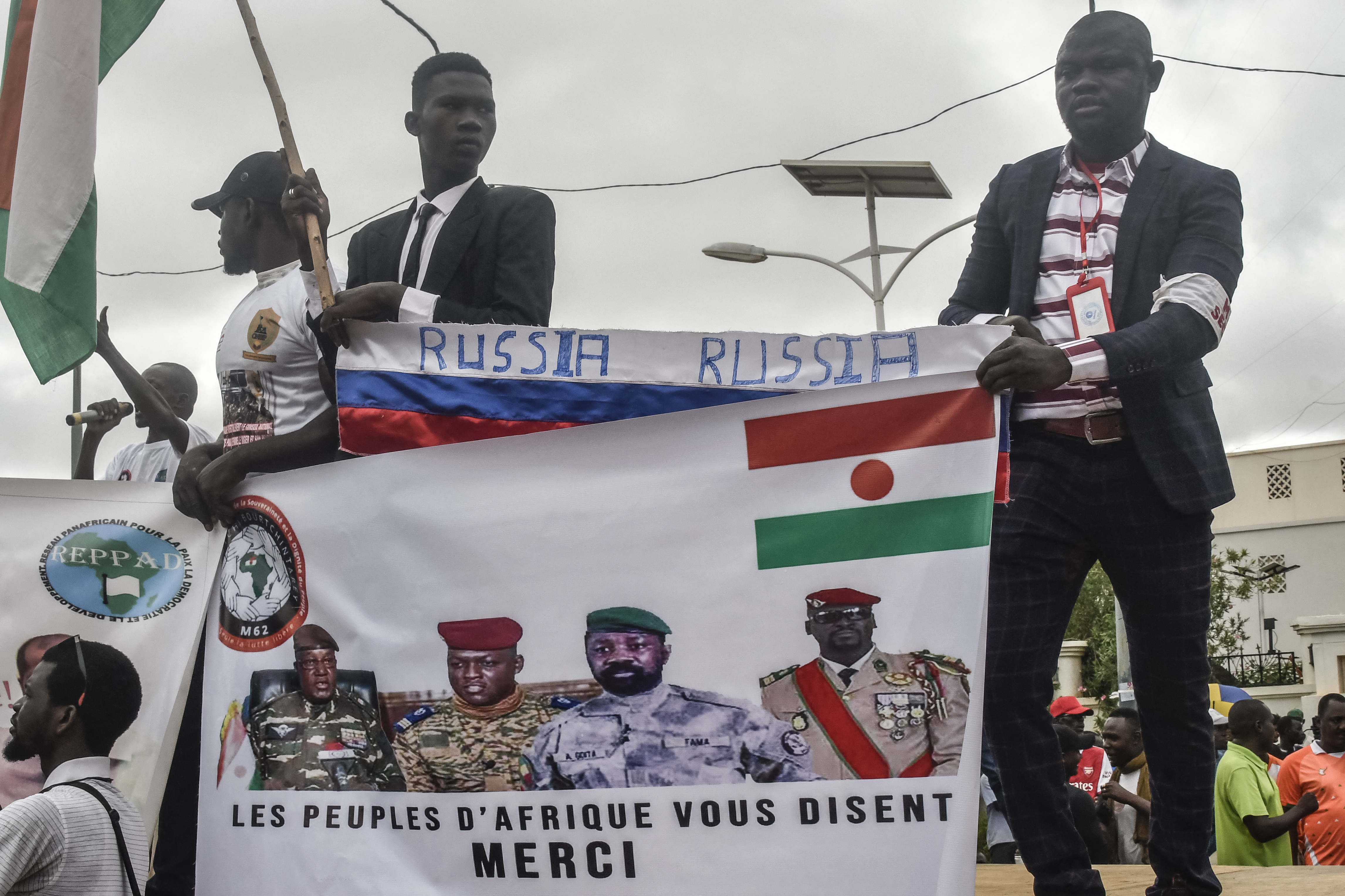 Drapeau de la Guinée équatoriale : l'étendard de l'indépendance