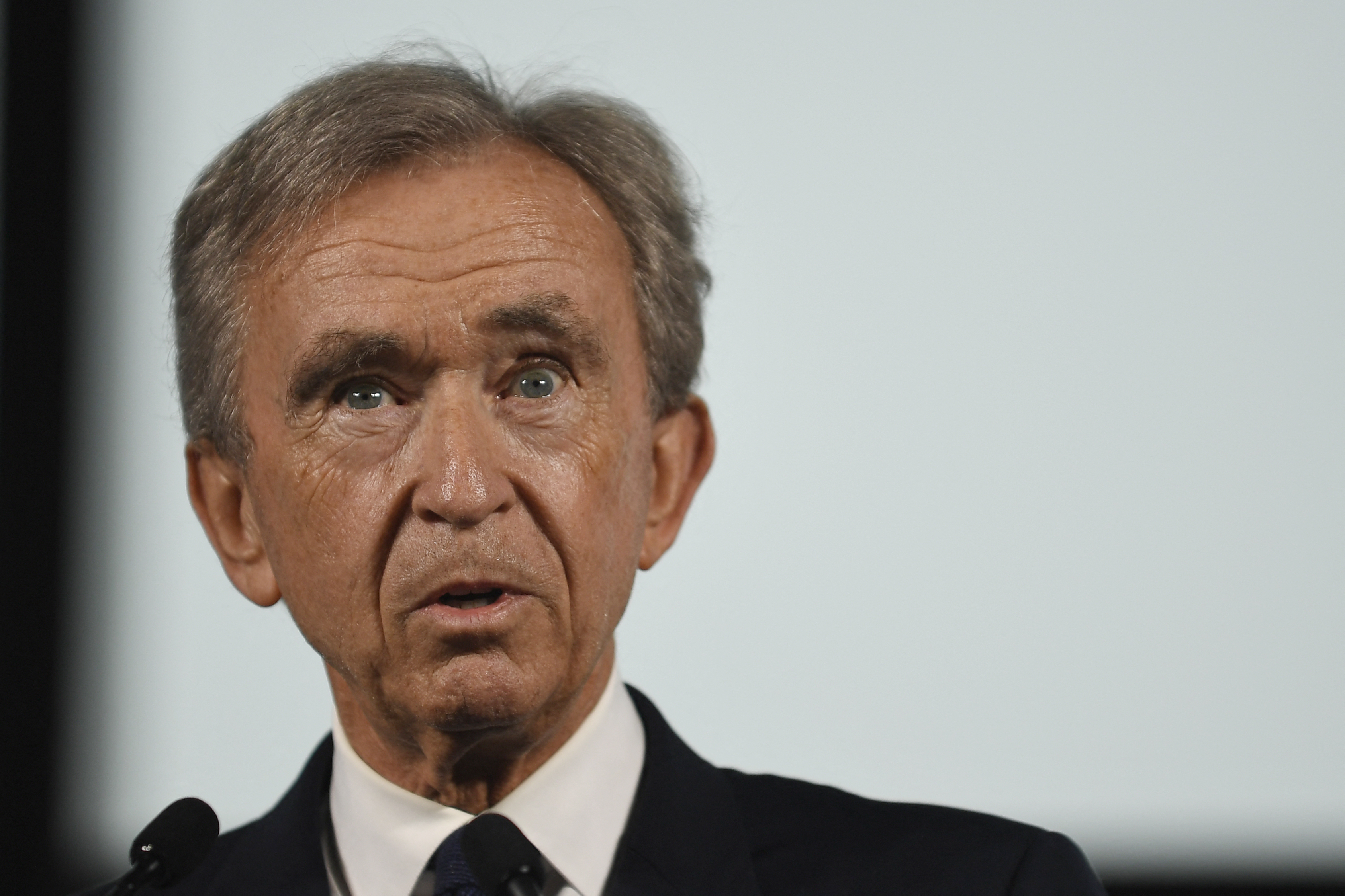 Scandale : + 12 milliards en une seule journée pour Bernard Arnault,  l'équivalent du « déficit » de nos retraites - L'insoumission