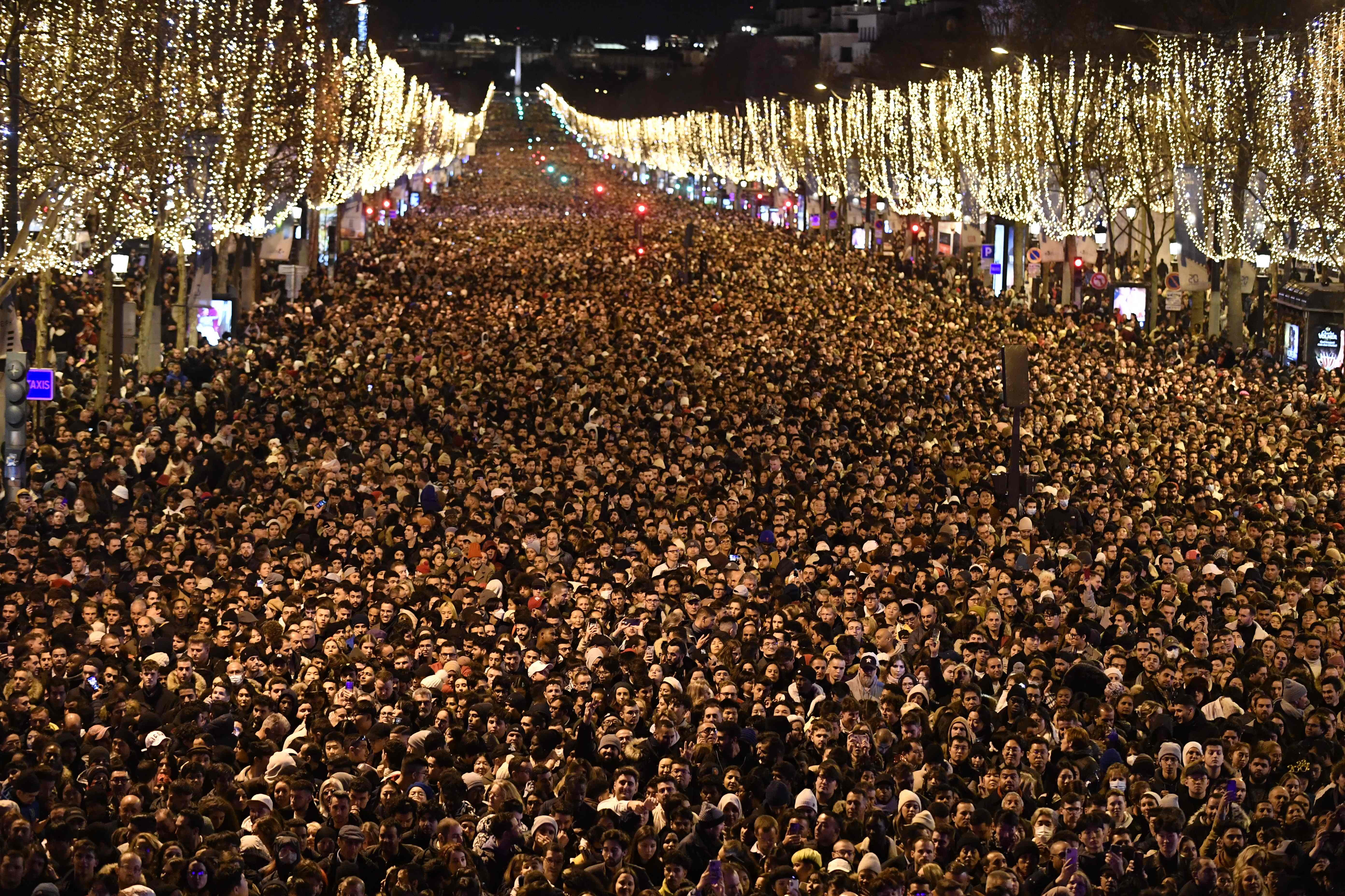Y avait-il vraiment un million de fêtards sur les Champs-Elysées