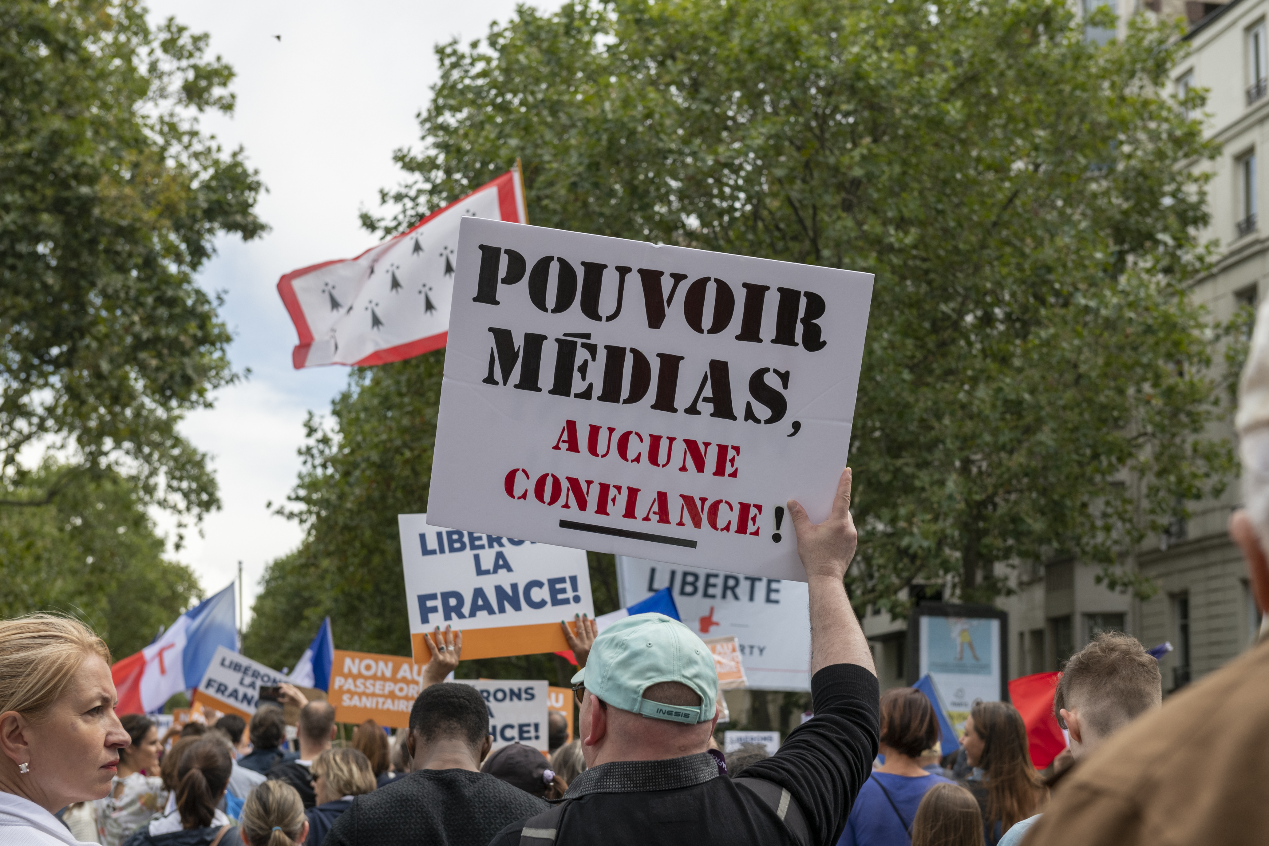 Qui se cache derrière la manifestation contre les «médias collabos», prévue  devant les locaux du «Monde» ? – Libération
