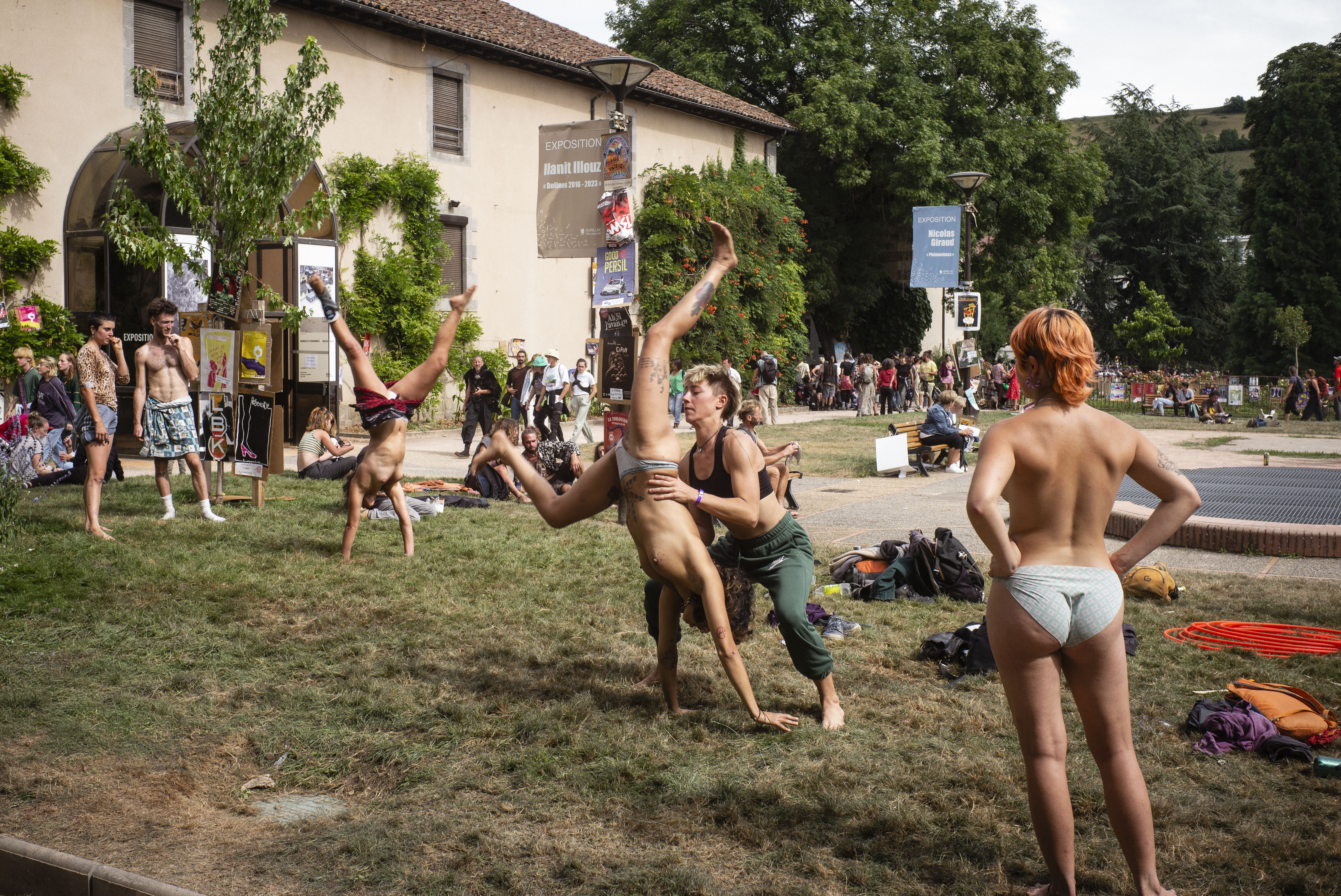 A Aurillac, un festival seins dessus dessous – Libération