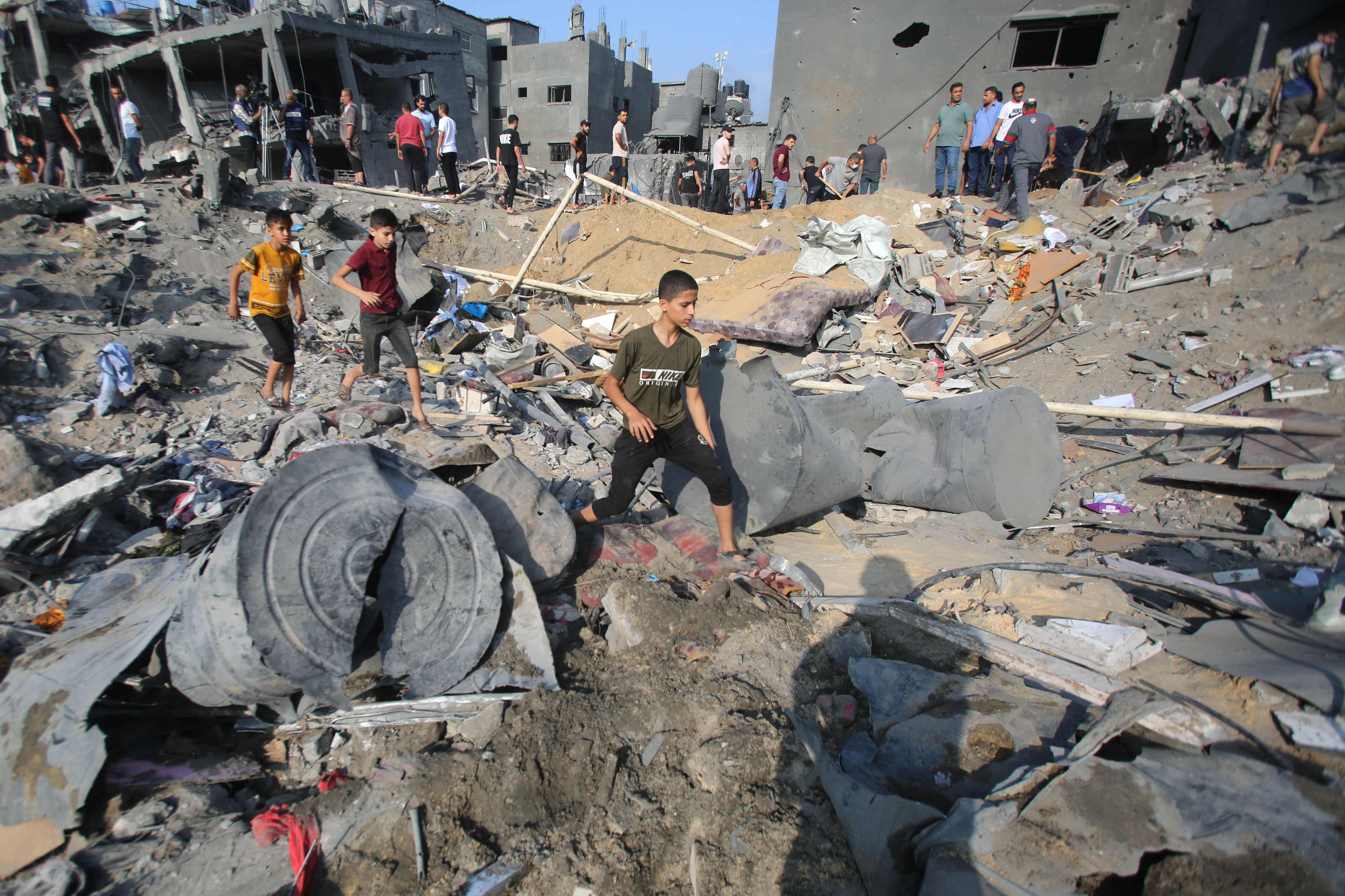 Le bombardement du plus grand camp de réfugiés à Gaza a fait une  cinquantaine de morts
