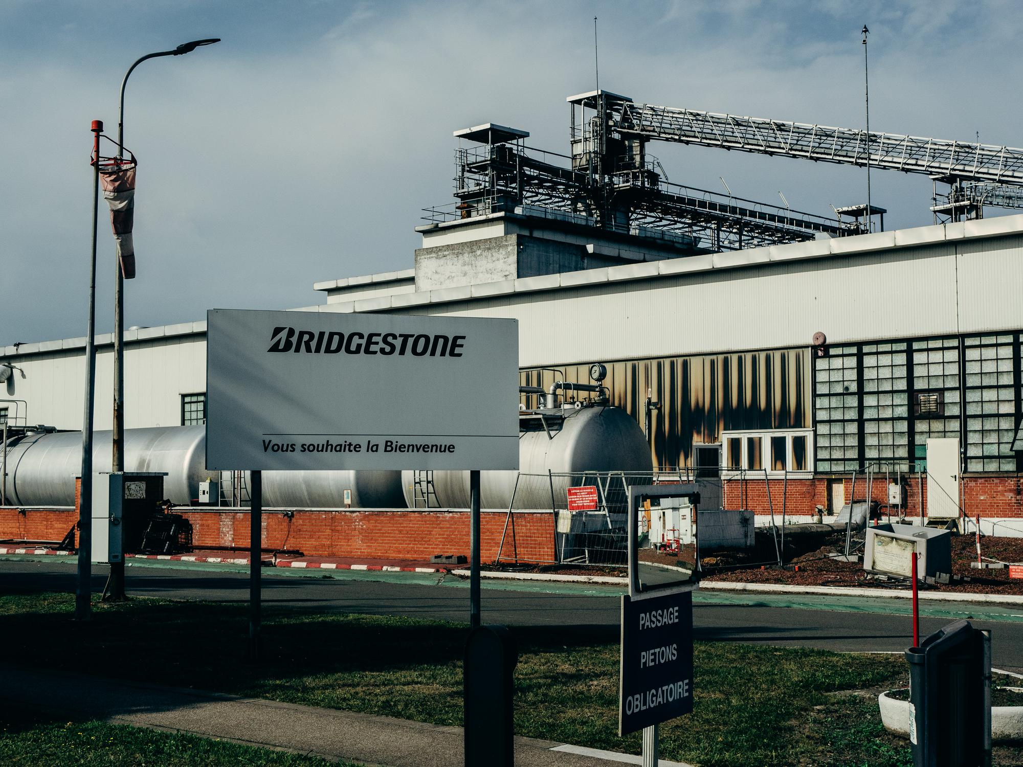 Le géant du pneu Bridgestone ferme son usine de Béthune, coup dur pour  l'emploi 