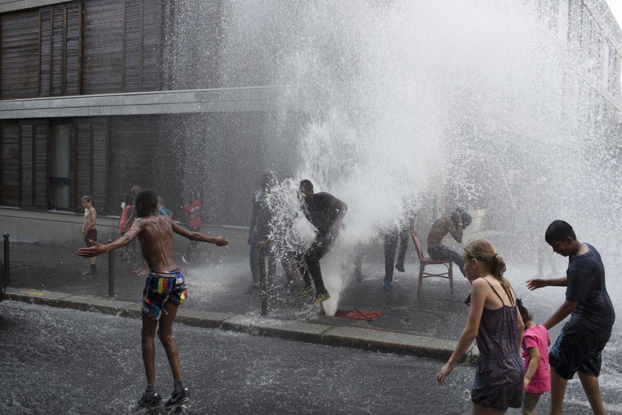 Canicule Il Fait Chaud Tout Va A Vau L Eau Liberation