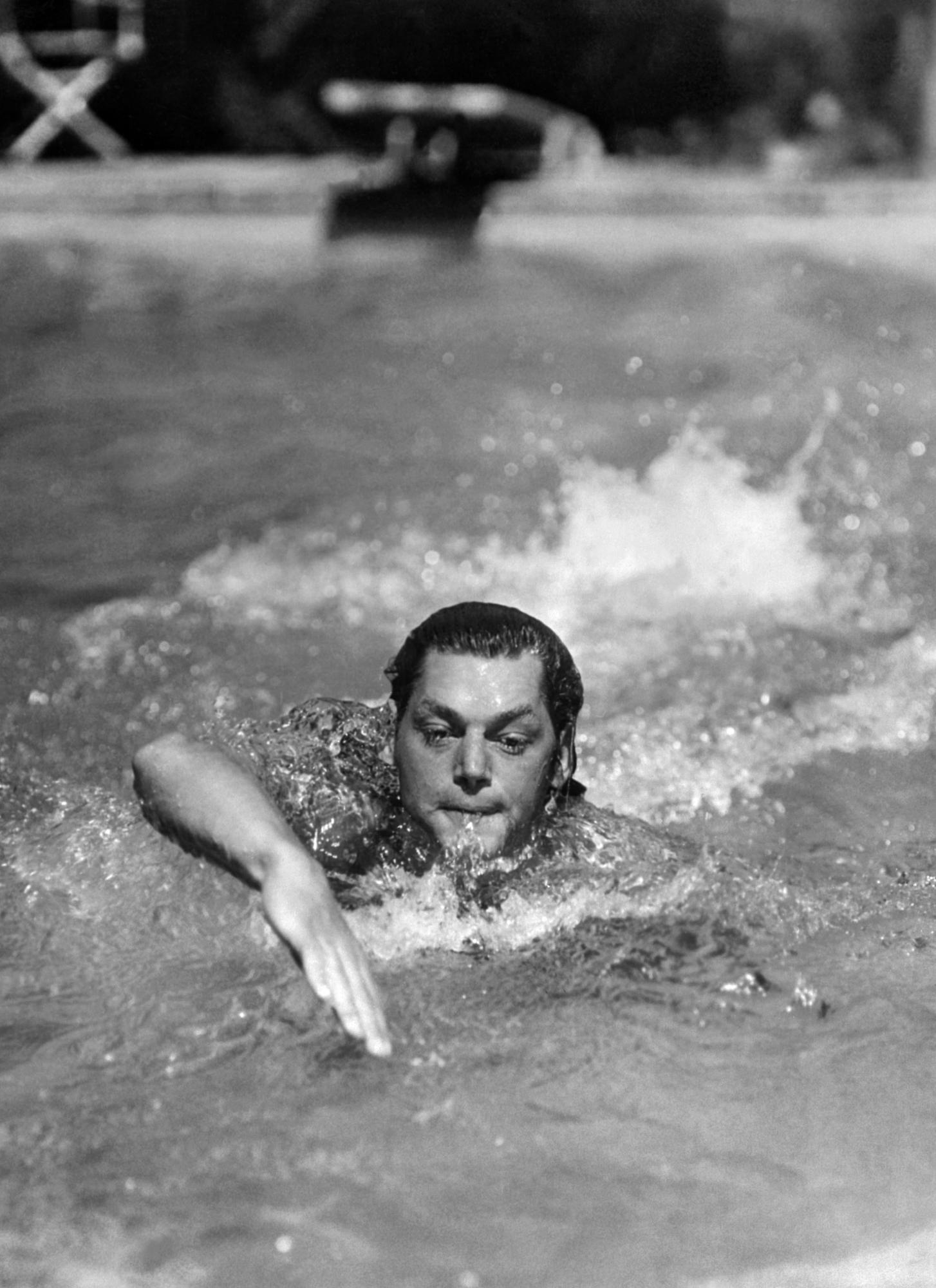 De Quoi Est Mort Johnny Weissmüller Johnny Weissmuller, roi des bassins à Paris et de la jungle à Hollywood –  Libération