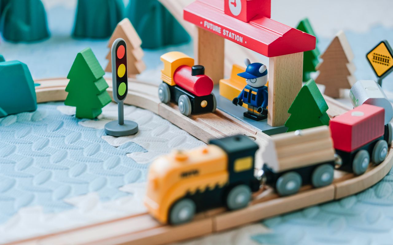 Train en bois bébé : un jeu de construction pour développer la motricité  fine de votre enfant