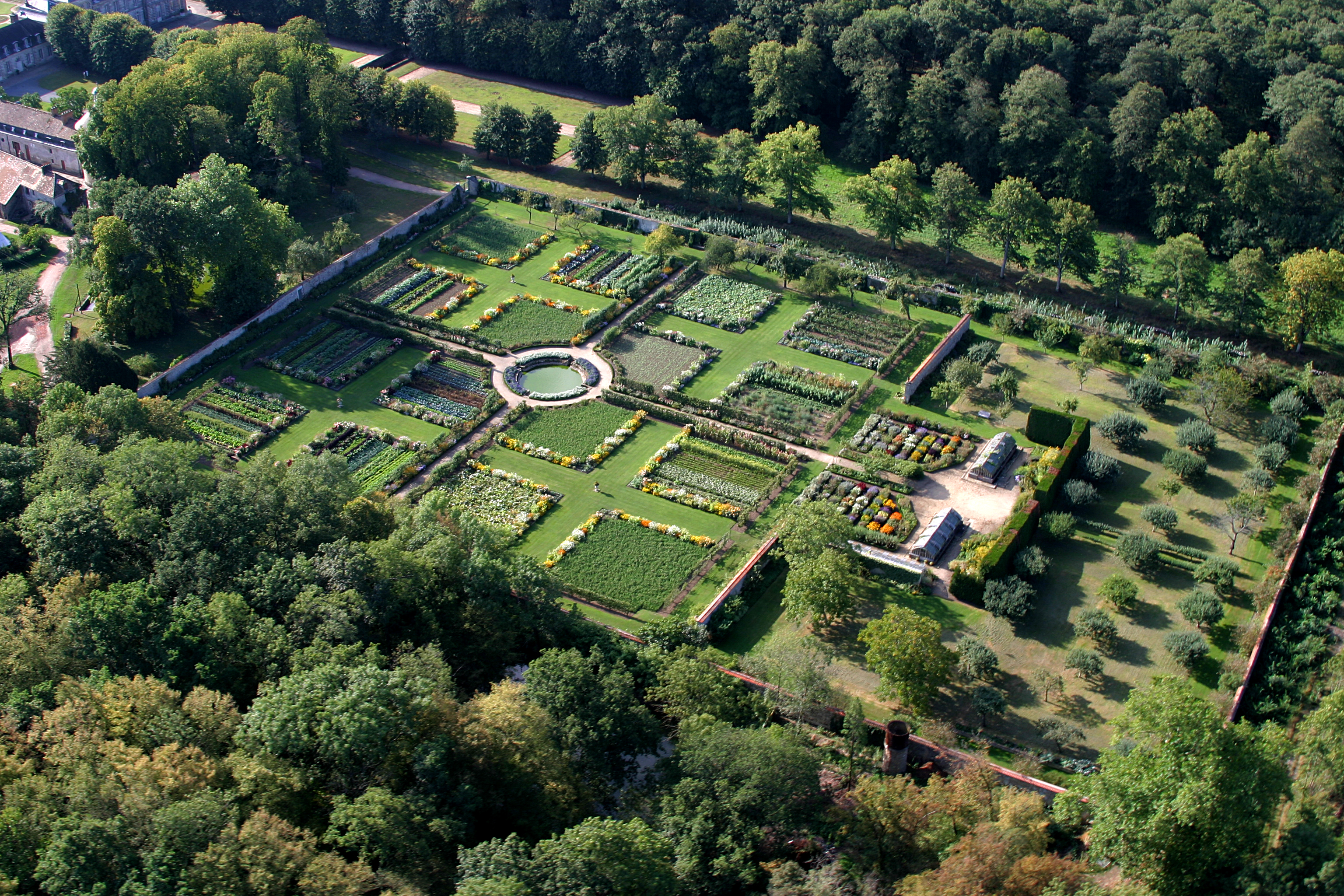 Le potager de deux hectares du domaine de Saint-Jean de Beauregard, en Essonne, est classé « Jardin remarquable ». Copyright (c) Château de Saint-Jean de Beauregard.