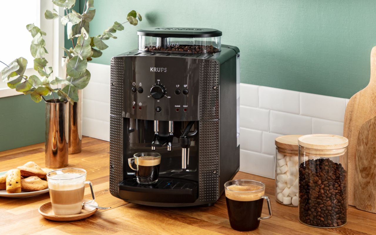 Cette machine à café avec broyeur primée en 2022 est à moins de