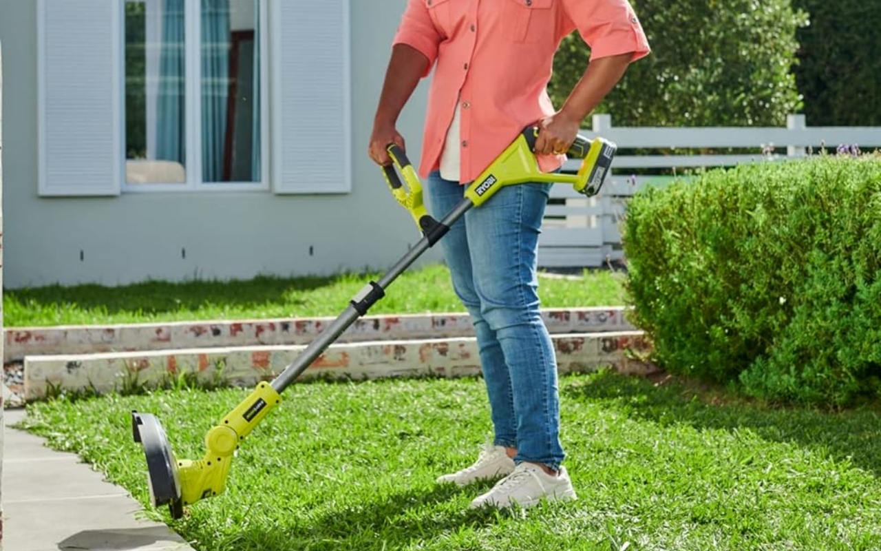 Prenez soin de votre jardin grâce à ce coupe-bordures Ryobi en vente flash // Amazon