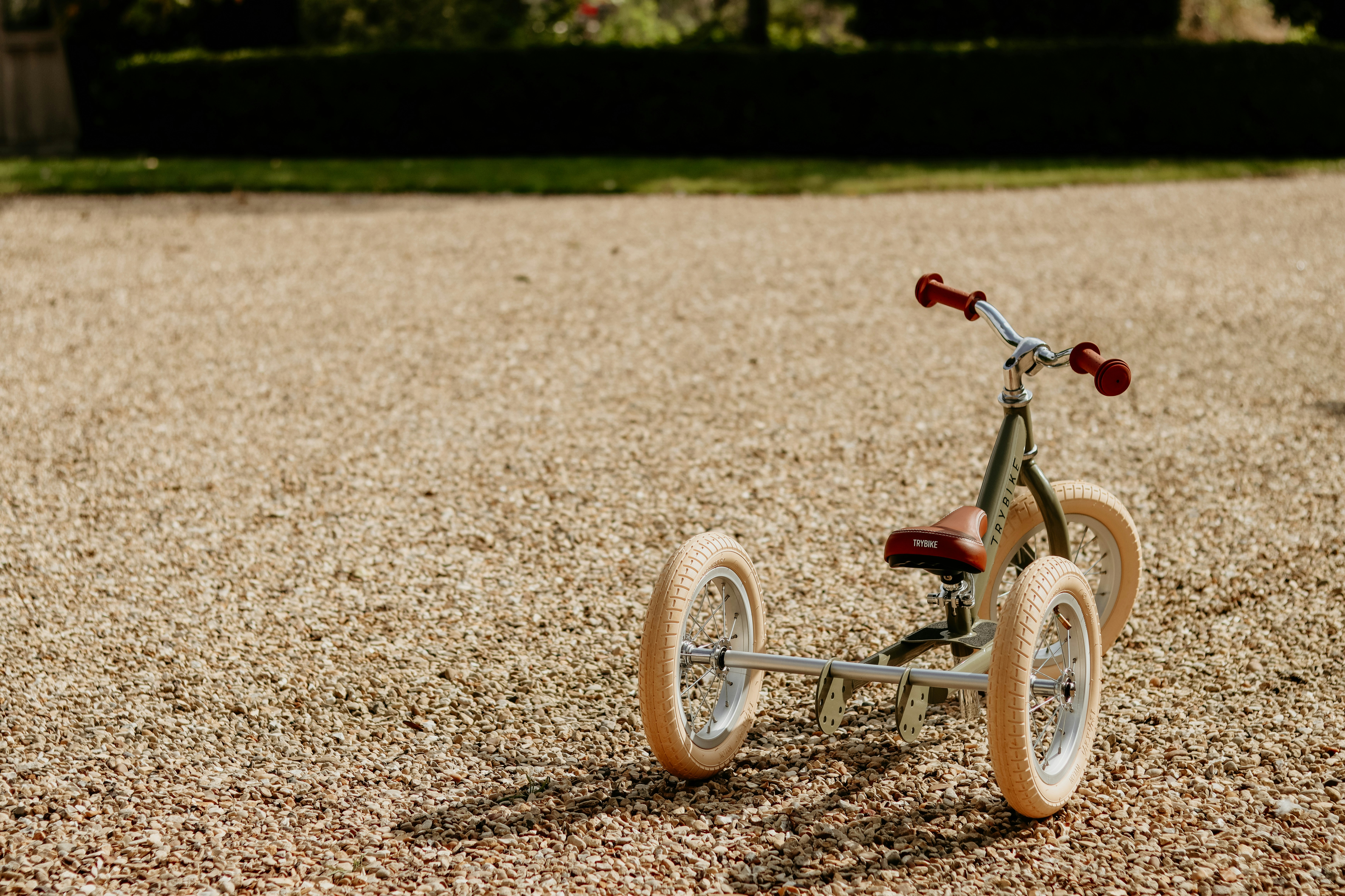 HOMCOM Tricycle Enfant Bébé Evolutif Pare-Soleil Pliable Canne parentale et Amovible avev Sacoche Panier Sac Fer Rouge Brique HOMCOM Tricycle Enfant Bébé Evolutif Pare-Soleil Pliable Canne parentale et Amovible avev Sacoche Panier Sac Fer Rouge Brique