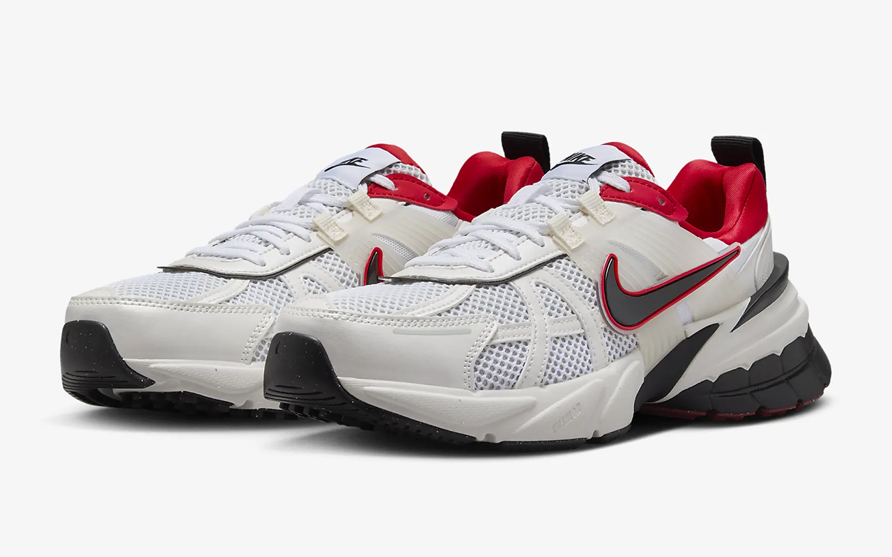 Nike V2K Run : cette paire de baskets stylée et sportive est enfin disponible sur le site officiel // Nike