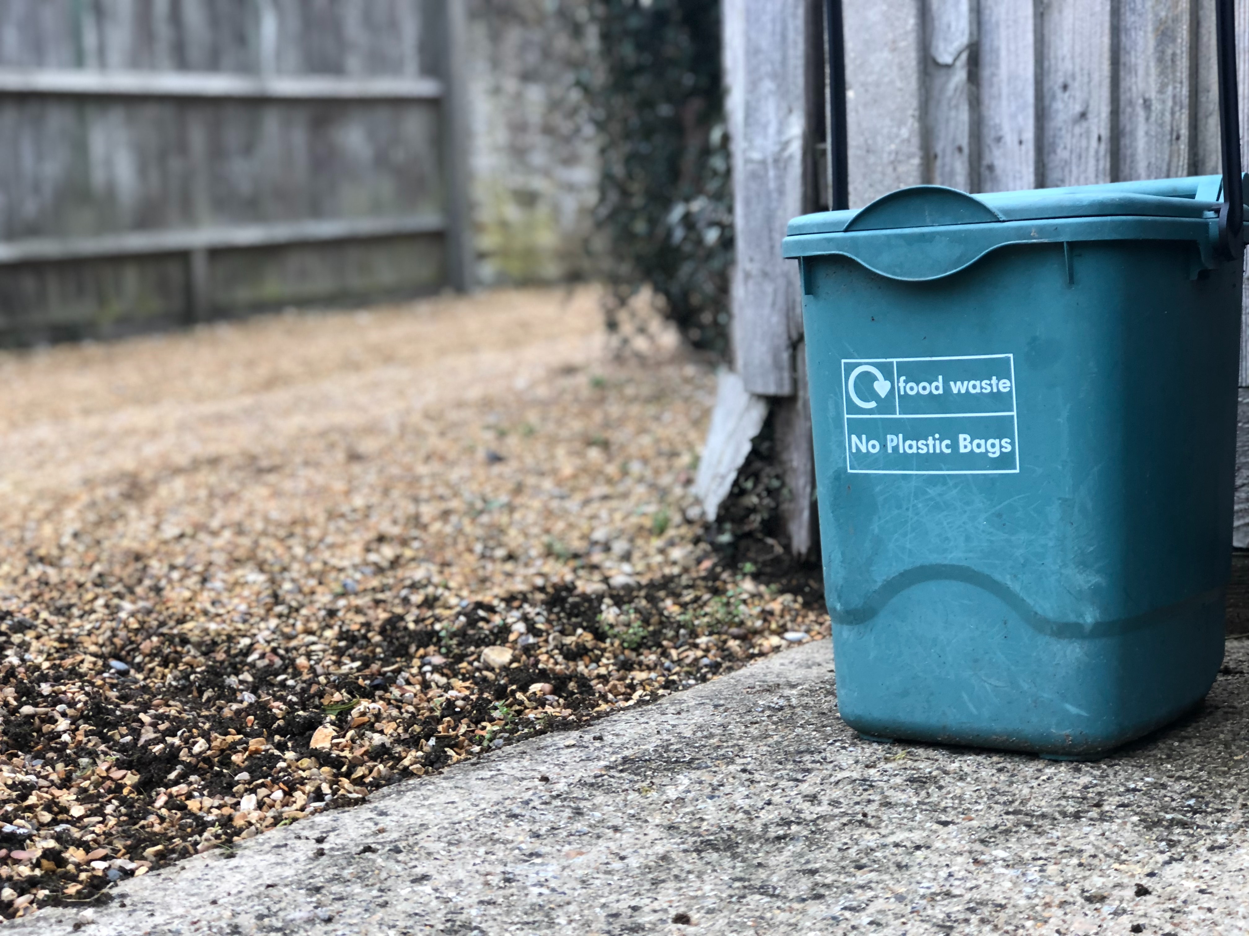 Les meilleurs composteurs extérieurs pour vos déchets organiques ? - Marie  Claire