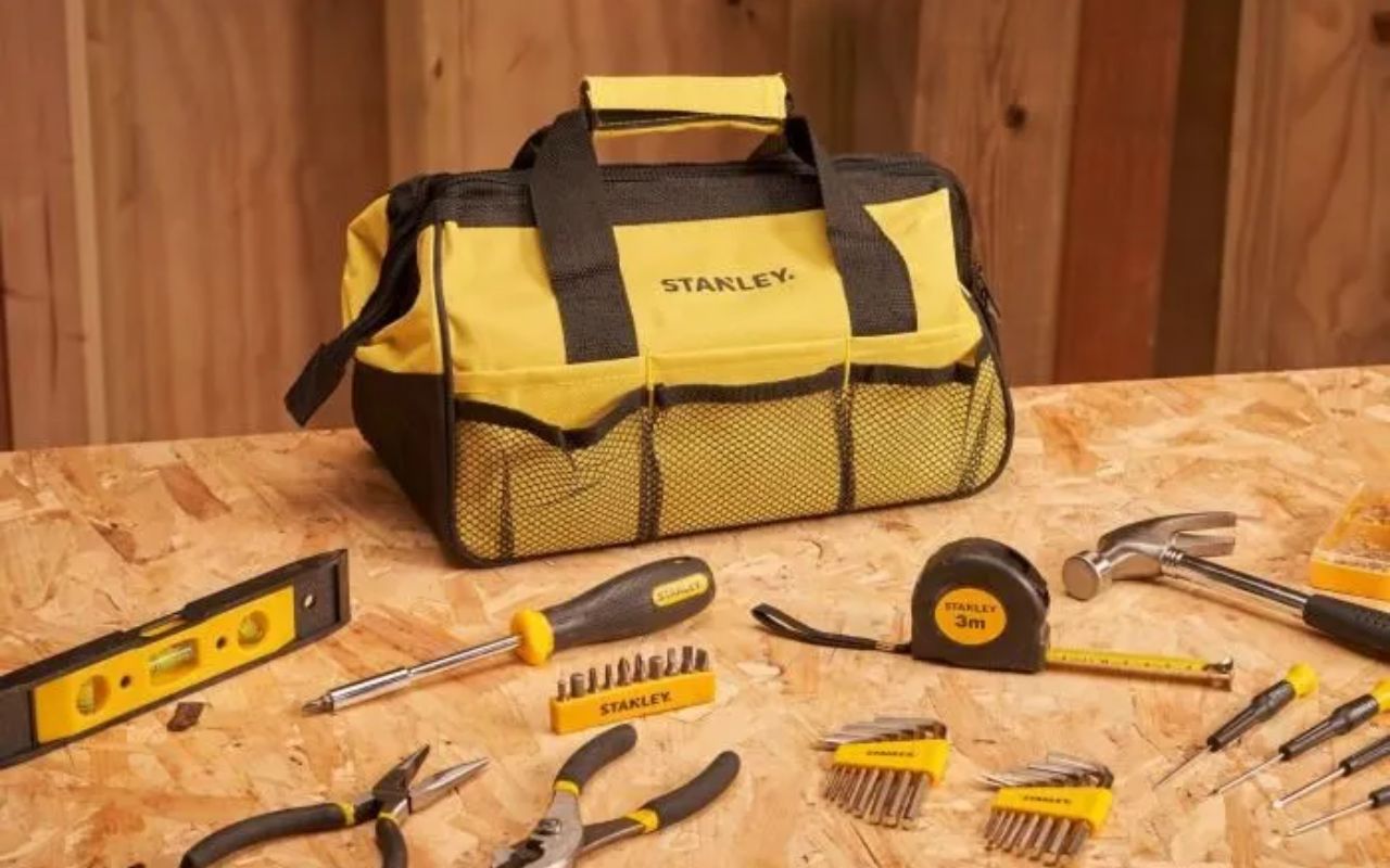 Ce coffret d’outils Stanley à moins de 22 euros est indispensable à tout bricoleur // Cdiscount
