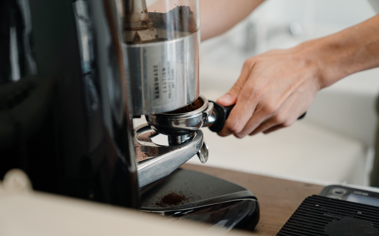 Comment détartrer une machine à café ? - Le Parisien