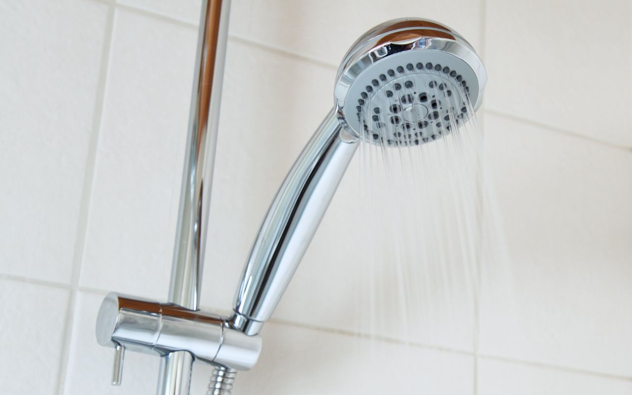7 solutions pour prendre une douche plus économe en eau - Le Parisien