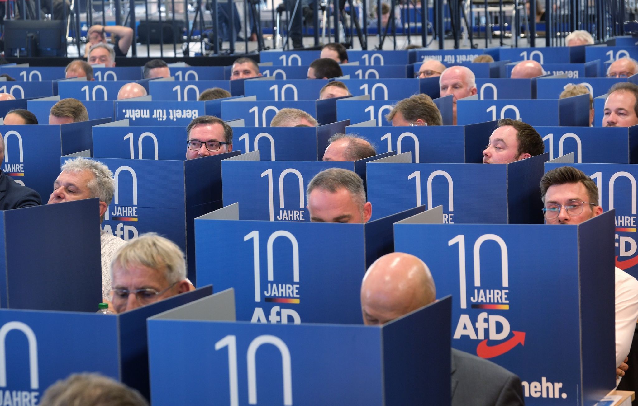 AfD Bayern: Haftbefehl gegen Abgeordneten im Landtag