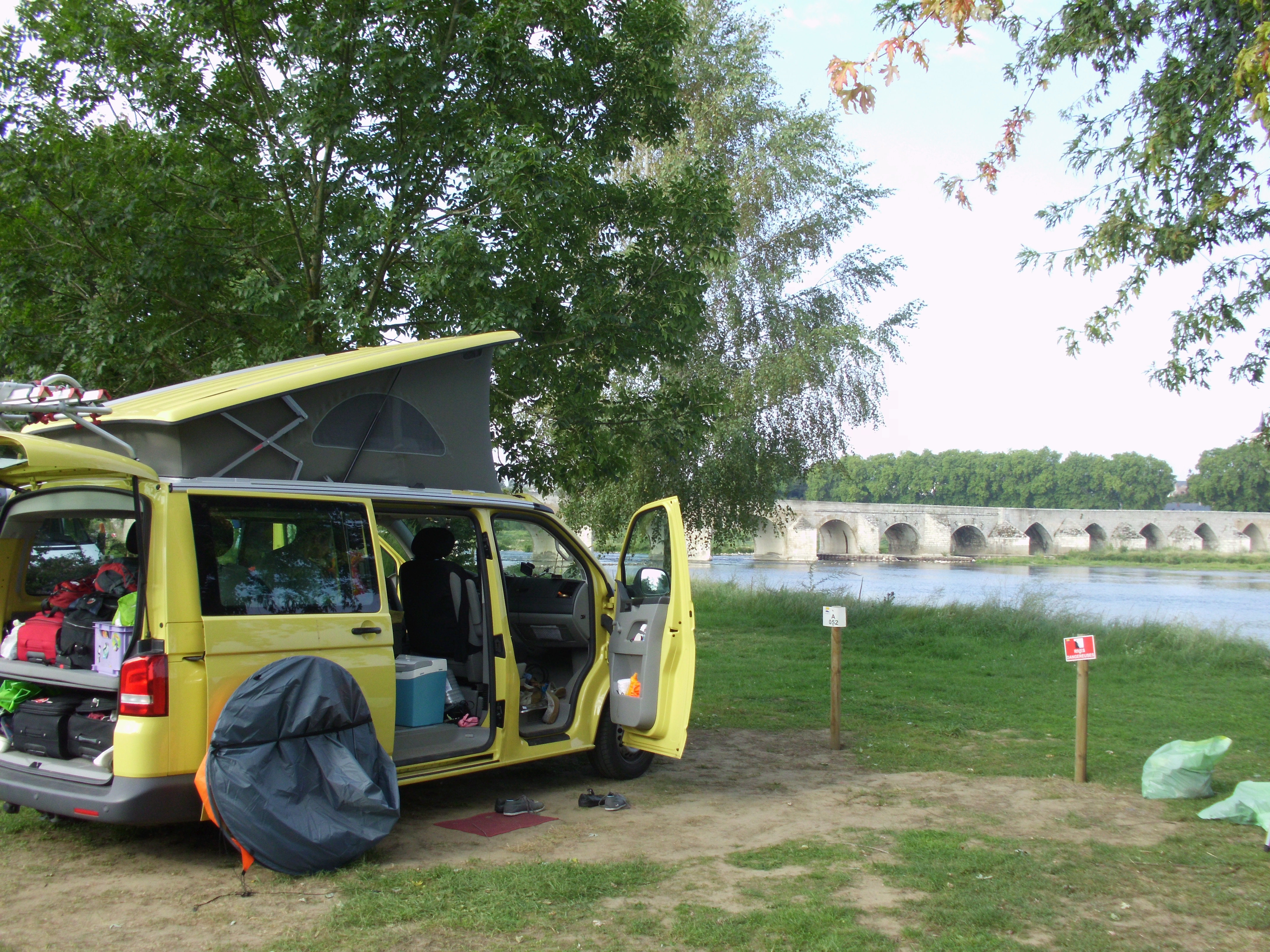 Luxus-Camping: Dieser VW-Bus macht sich nachts ganz lang - WELT