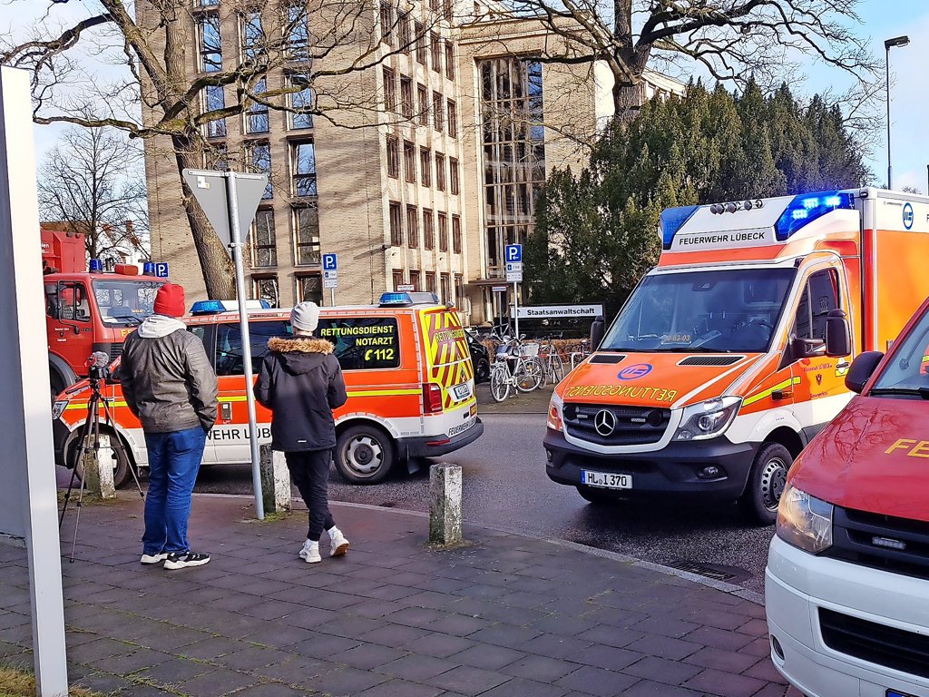 Großeinsatz bei Staatsanwaltschaft Lübeck