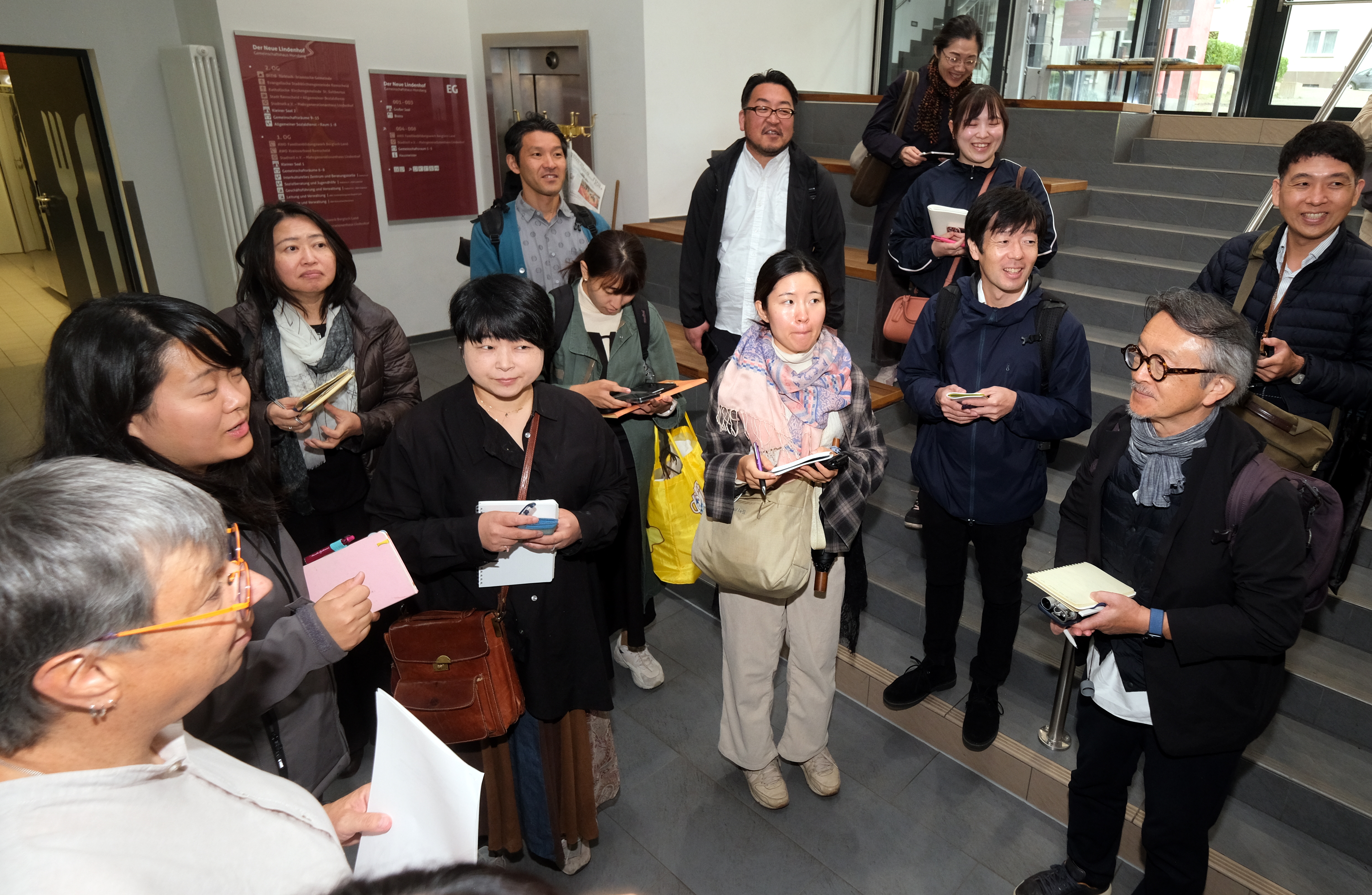 Remscheid: 13 japanische Forscher zu Besuch im Lindenhof