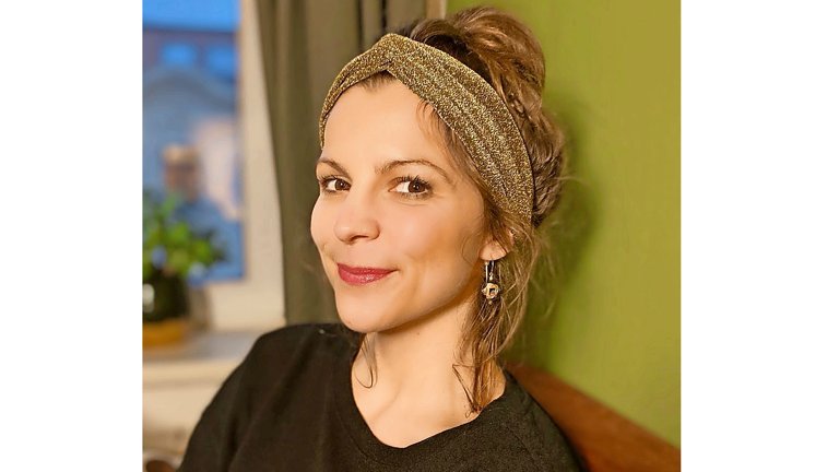 Transvestit kiyim va soxta kokrak video