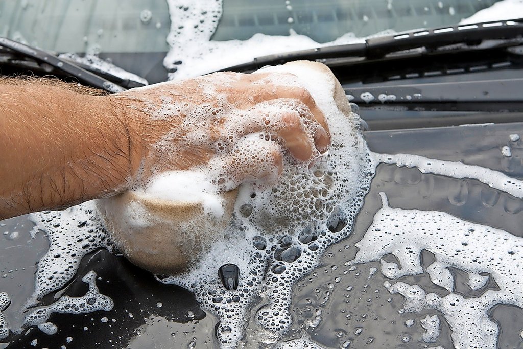 Pflegen wie die Profis: So waschen Sie Ihr Auto richtig