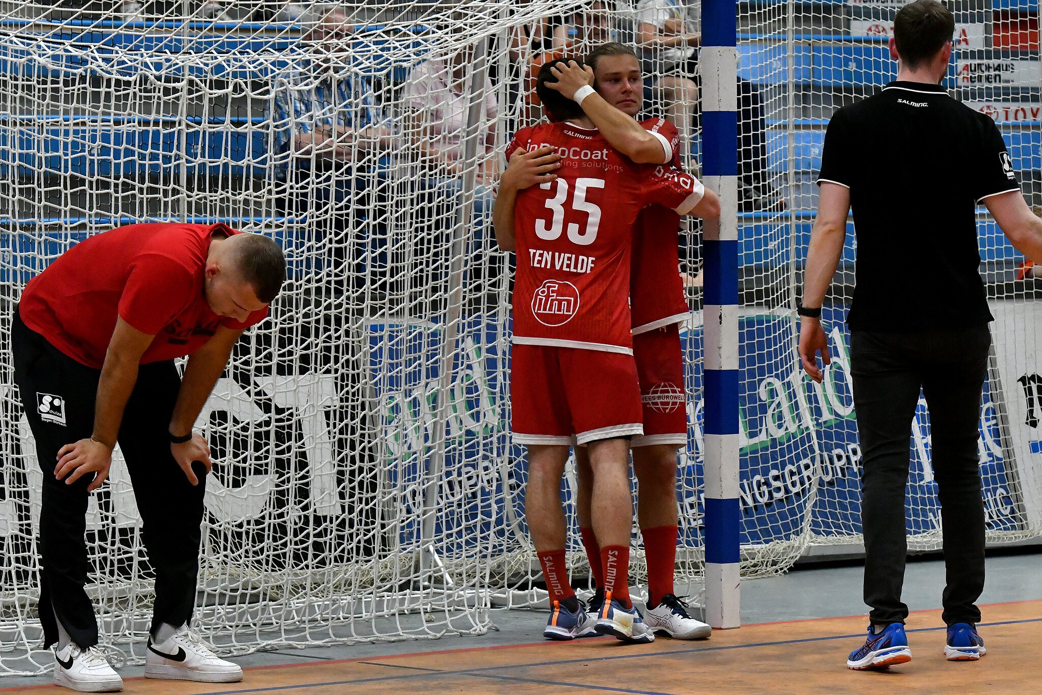 Handballer trotz Sieg abgestiegen TuS Ferndorf weint bittere Tränen