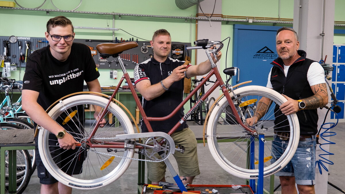 rennrad handschuhe test sommer KONVINIT Fahrradhandschuhe Herren,Sommer MTB Halbfinger,Radhandschuhe für Rennrad,Mountainbike,Atmungsaktiv Rutschfestes,Fahrrad Handschuhe Freizeit für Männer und Damen,Blue S Fashion Wert:€50.00 Metal Gear Rising: Revengeance Prod Sub Type: Novelty