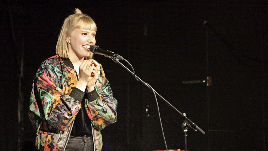 Leaさん専用ページ (1月15日まで) Plaza Festival: Sängerin Lea verrät, was sie an Hannover „krass