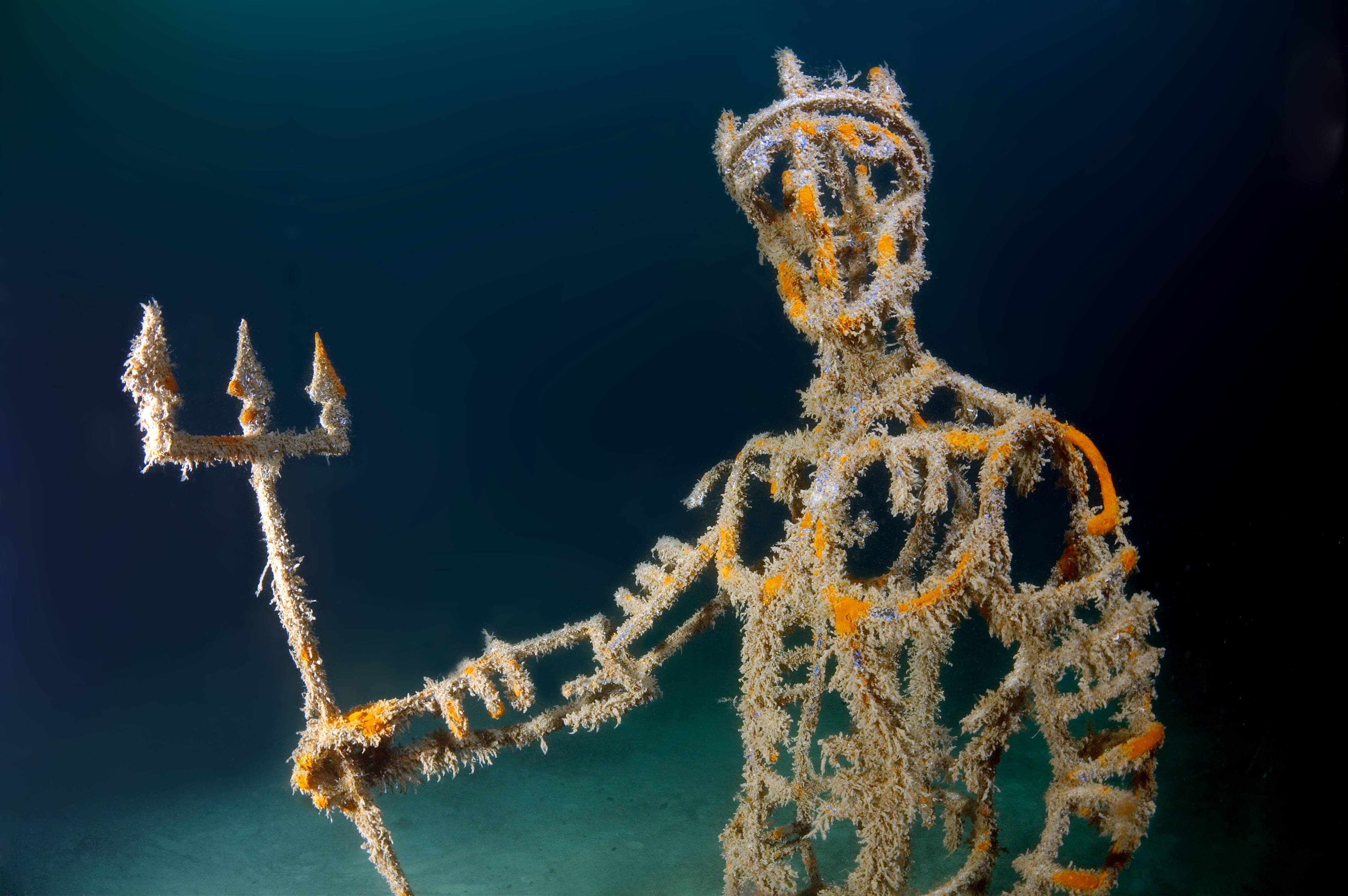 Zwischen Statuen tauchen: Diese Unterwassermuseen findest du weltweit