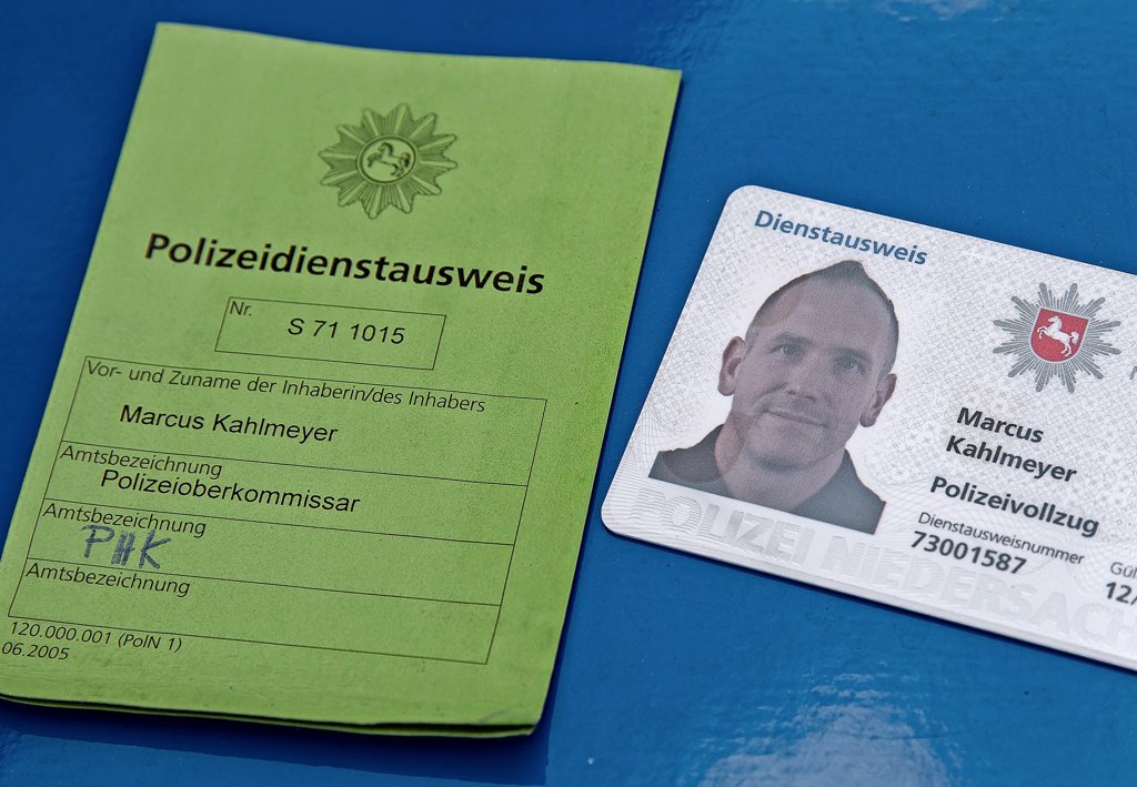 Hannover: Neue Ausweise für Polizei - Bürgernah und fälschungssicher?